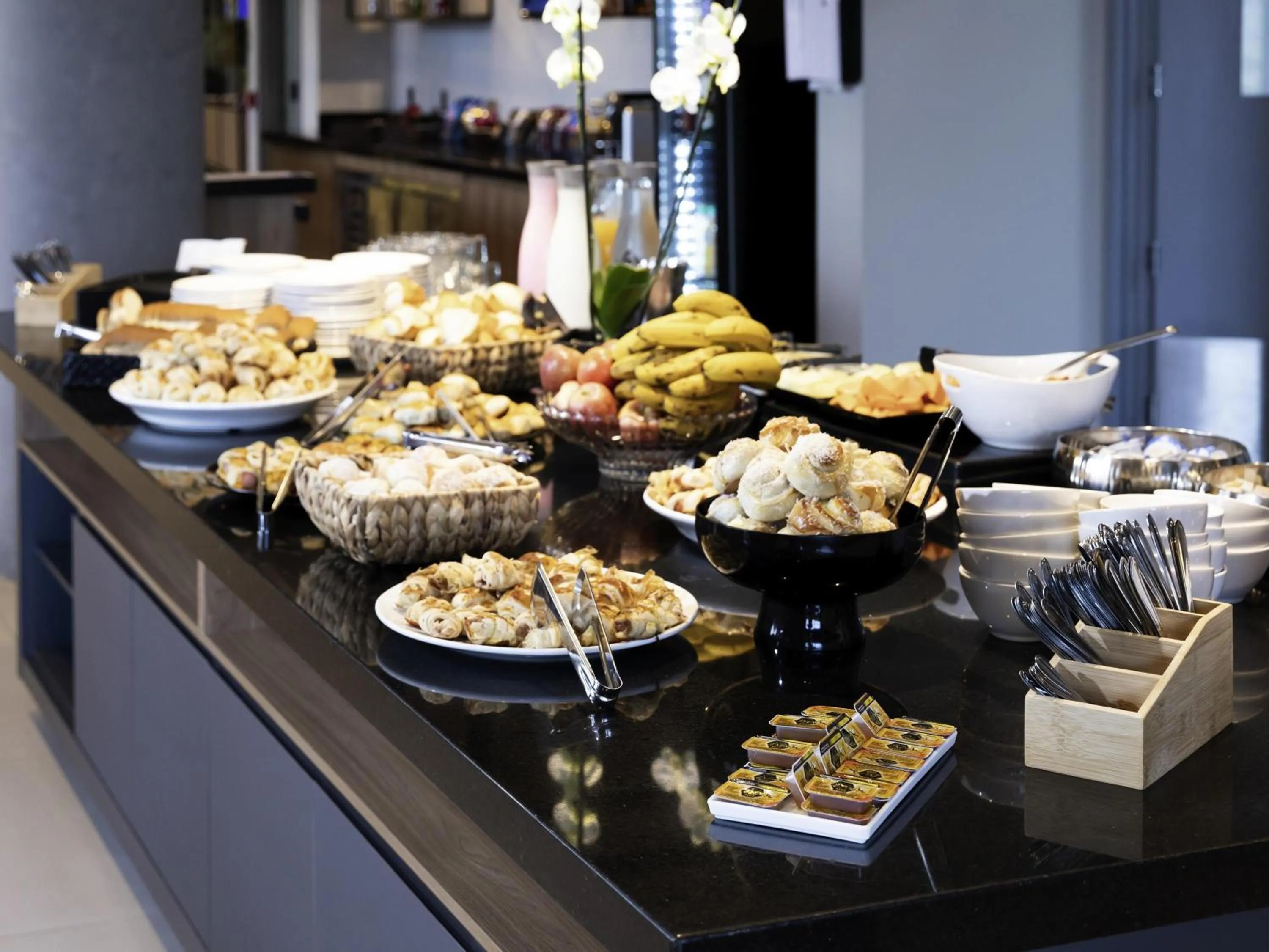 Restaurant/places to eat in ibis Botucatu