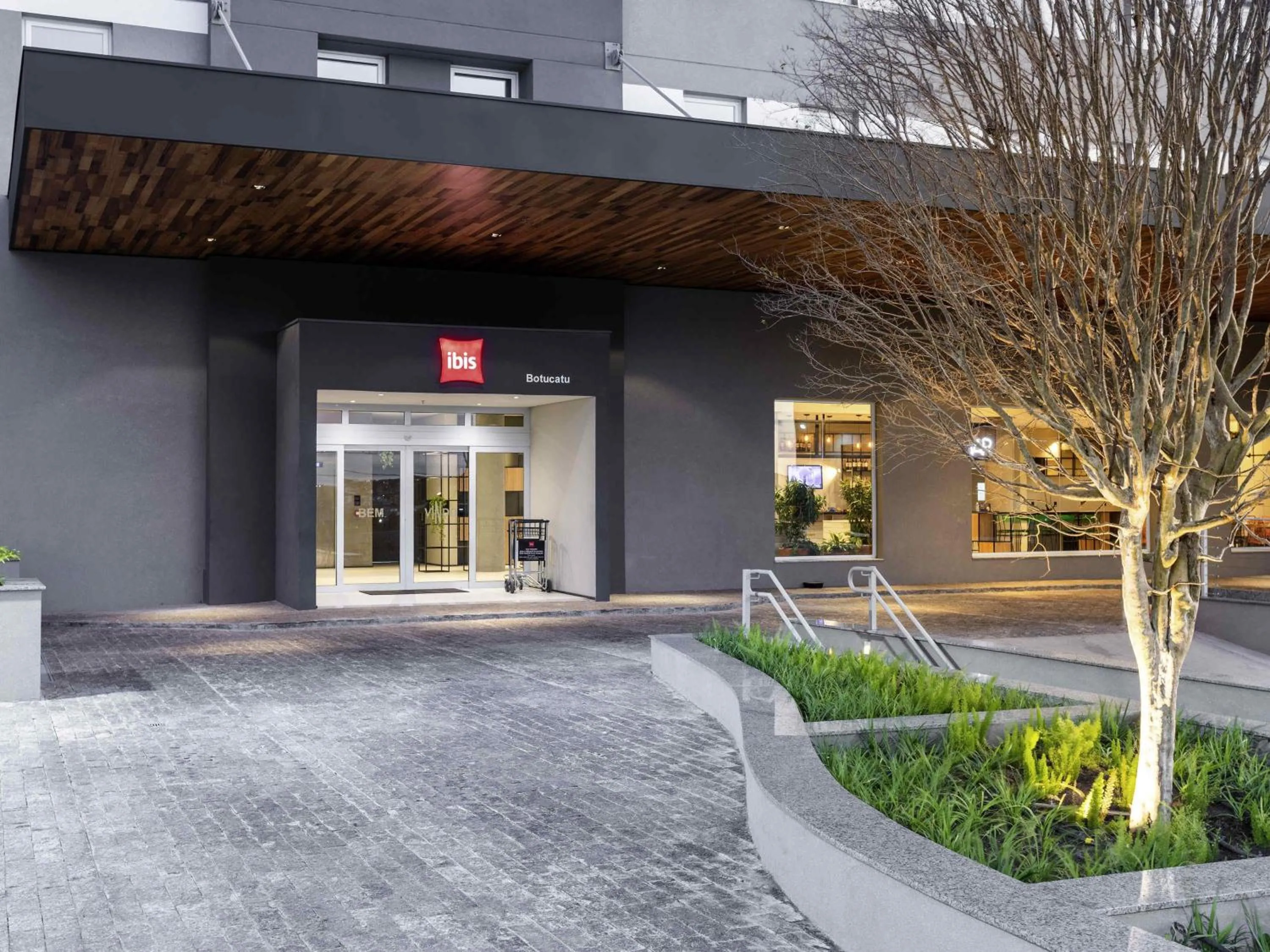 Property building in ibis Botucatu