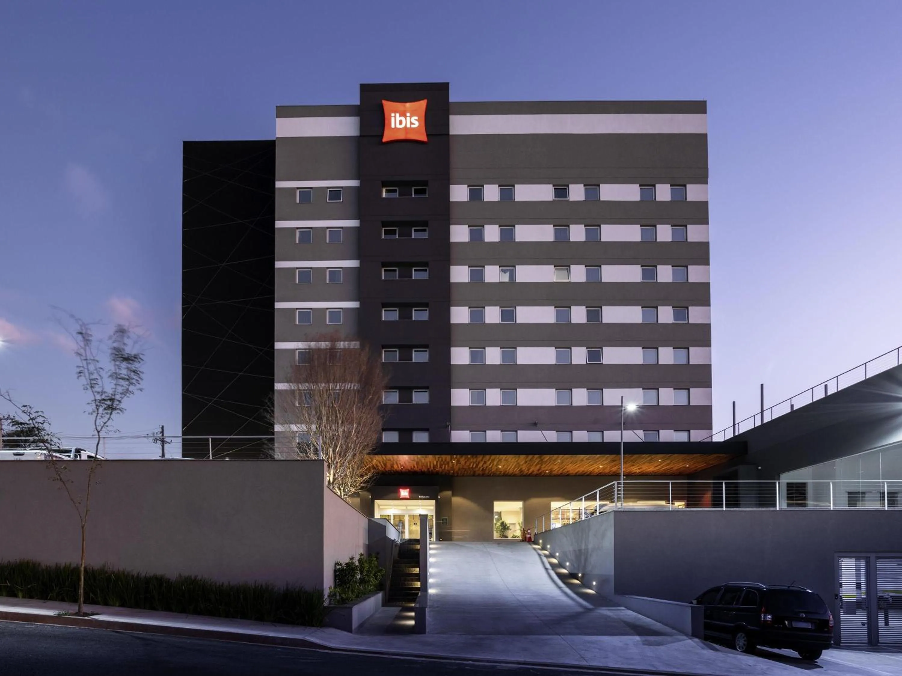 Property building in ibis Botucatu