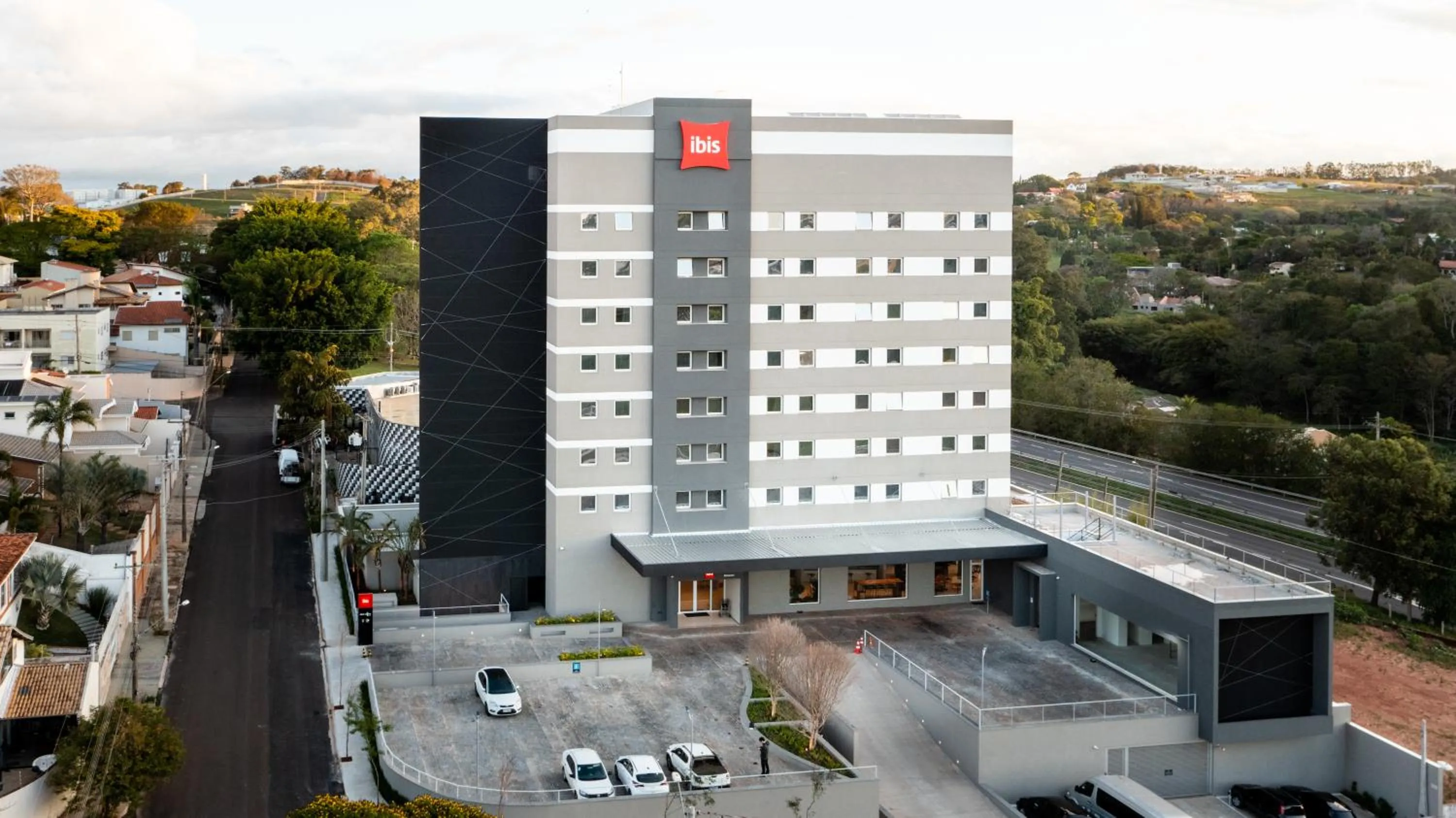 Property building in ibis Botucatu