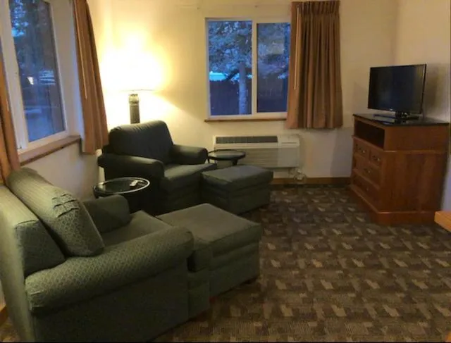 TV and multimedia in High Country Motel