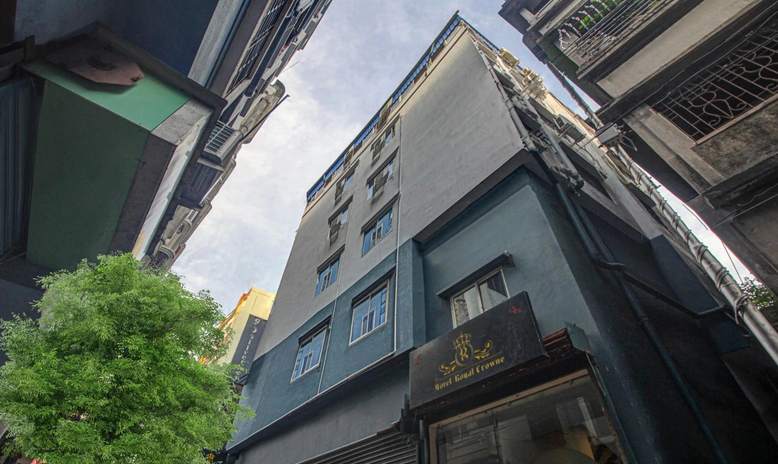 Property building in Hotel Royal Crowne near Kolkata Airport