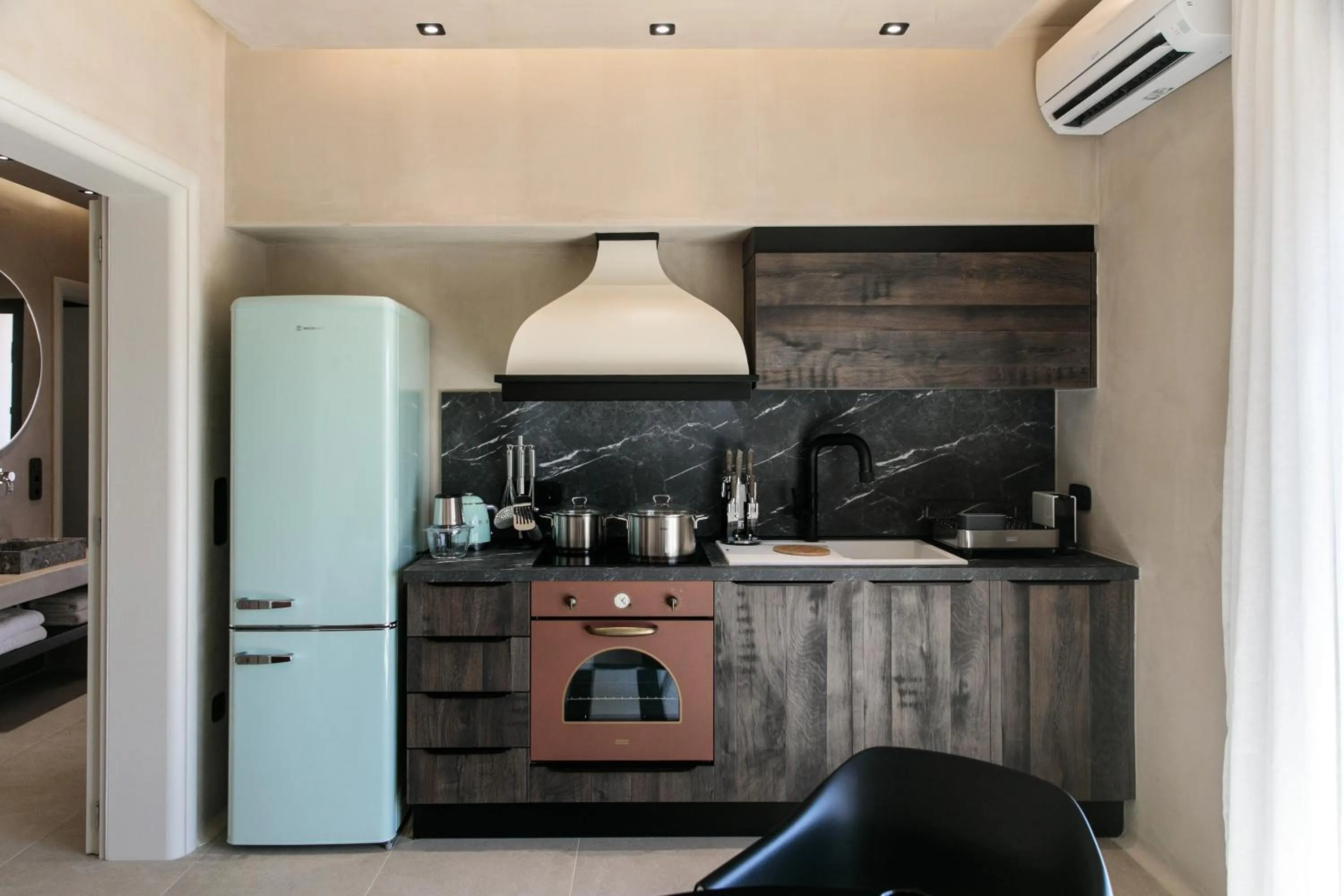 Kitchen or kitchenette in Eden Beachfront Residences & Suites