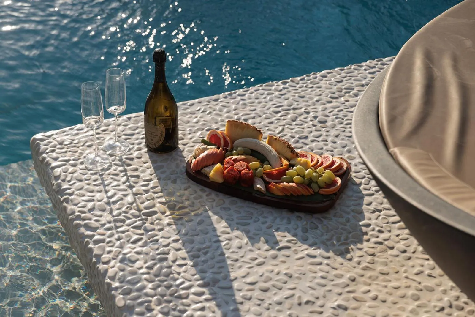 Food and drinks in Eden Beachfront Residences & Suites