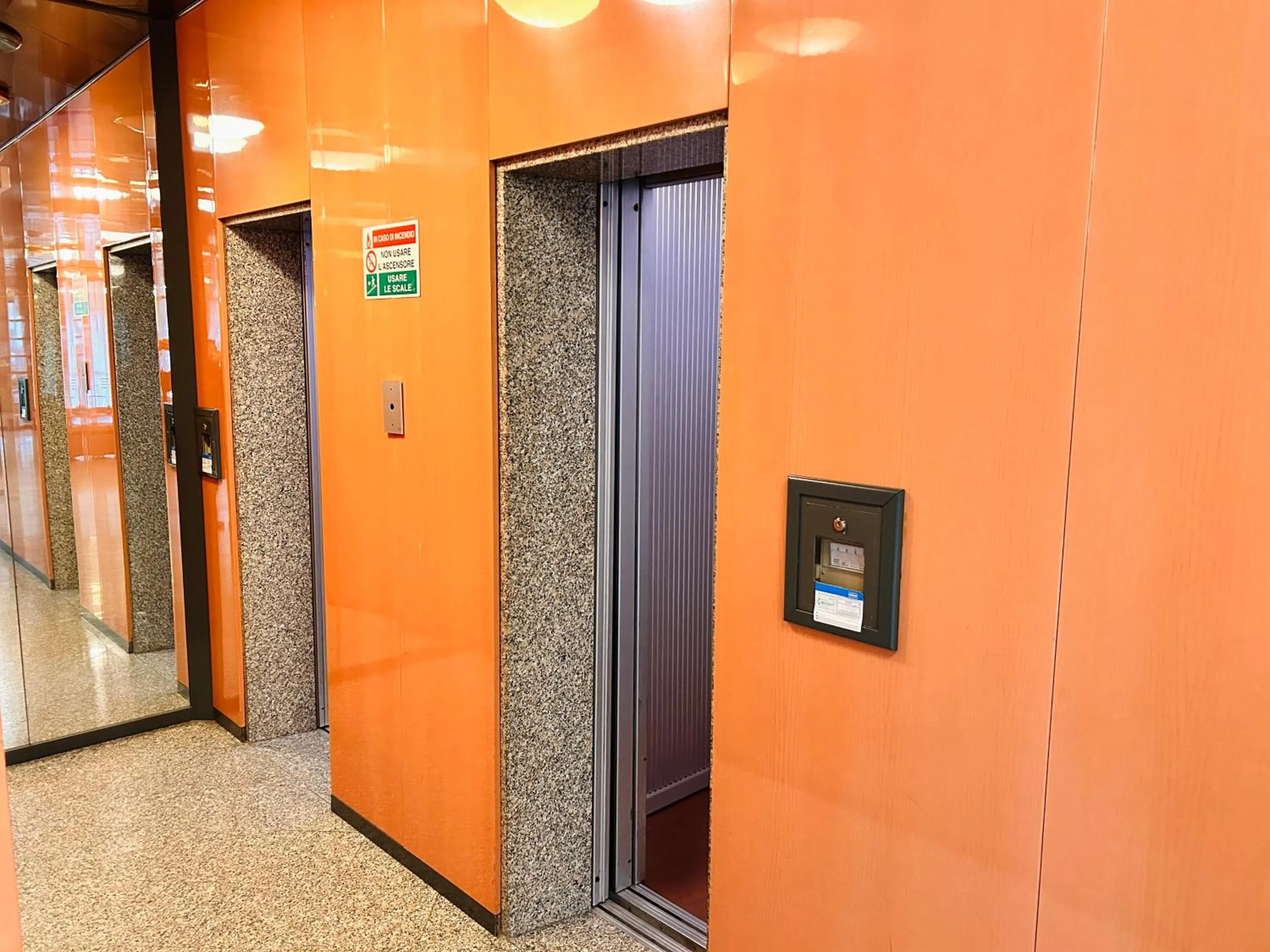 elevator in La Fenice Hotel