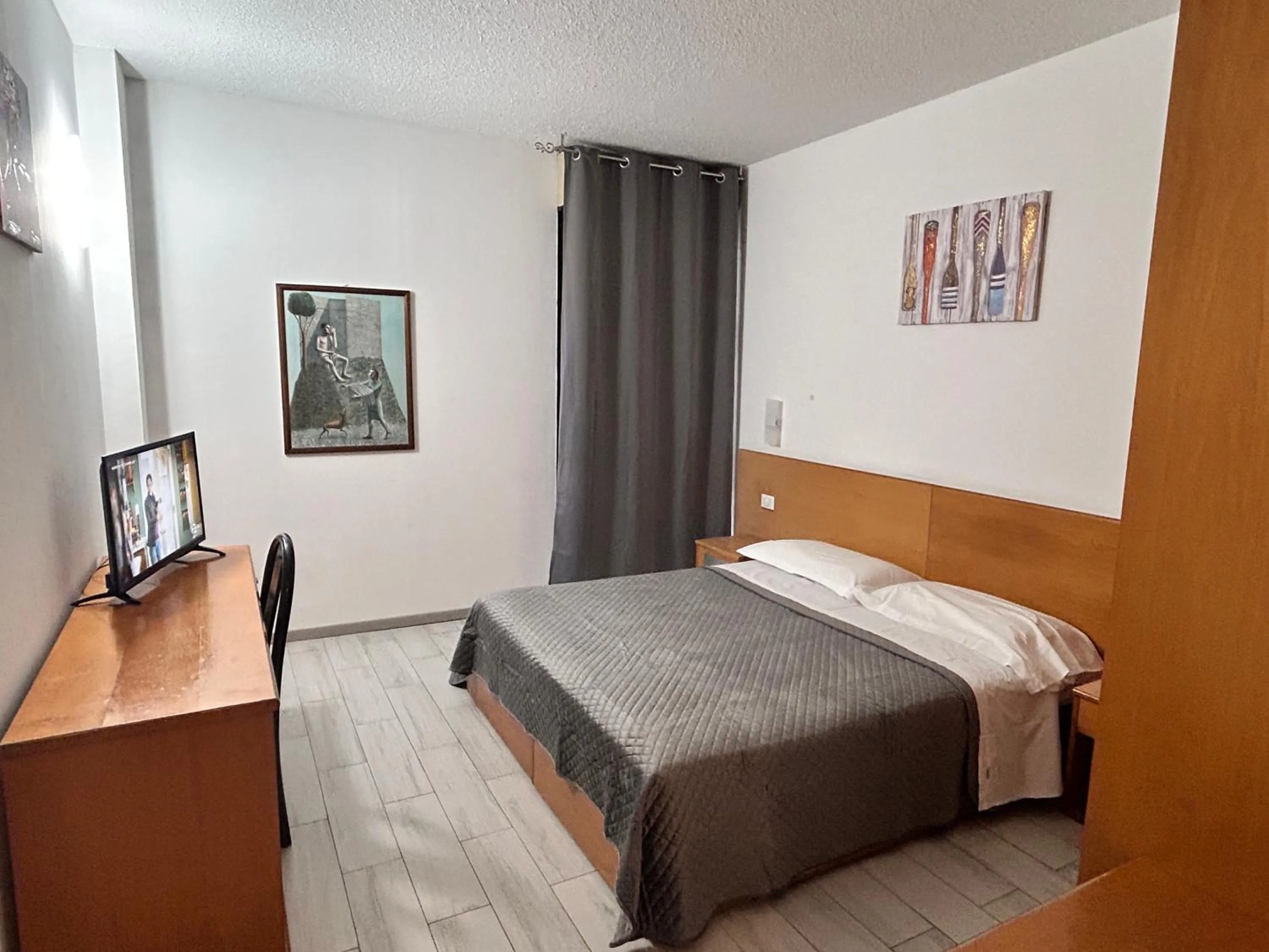 Bedroom, Bed in La Fenice Hotel