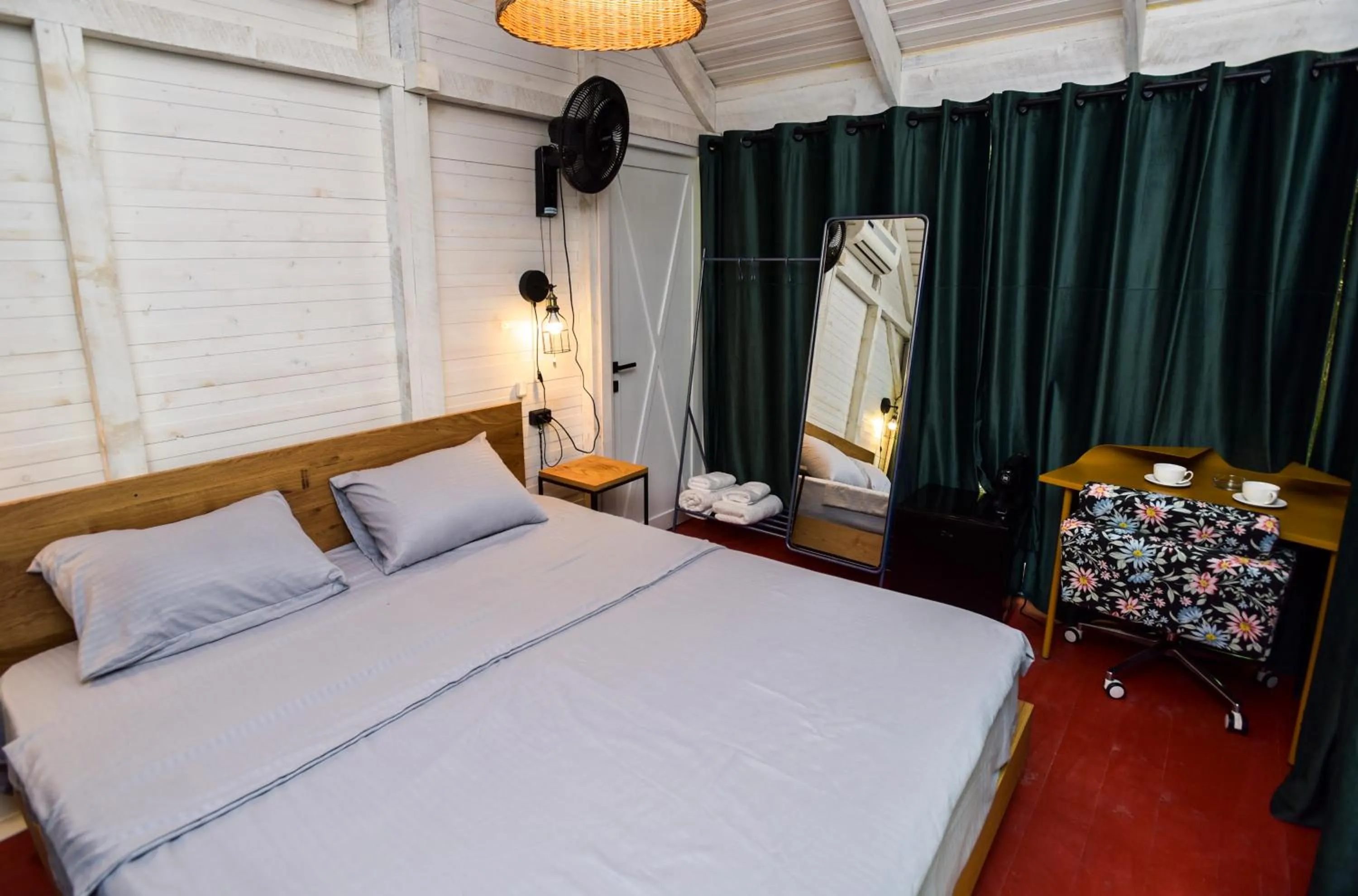 Bedroom, Bed in Chateau Vartsikhe