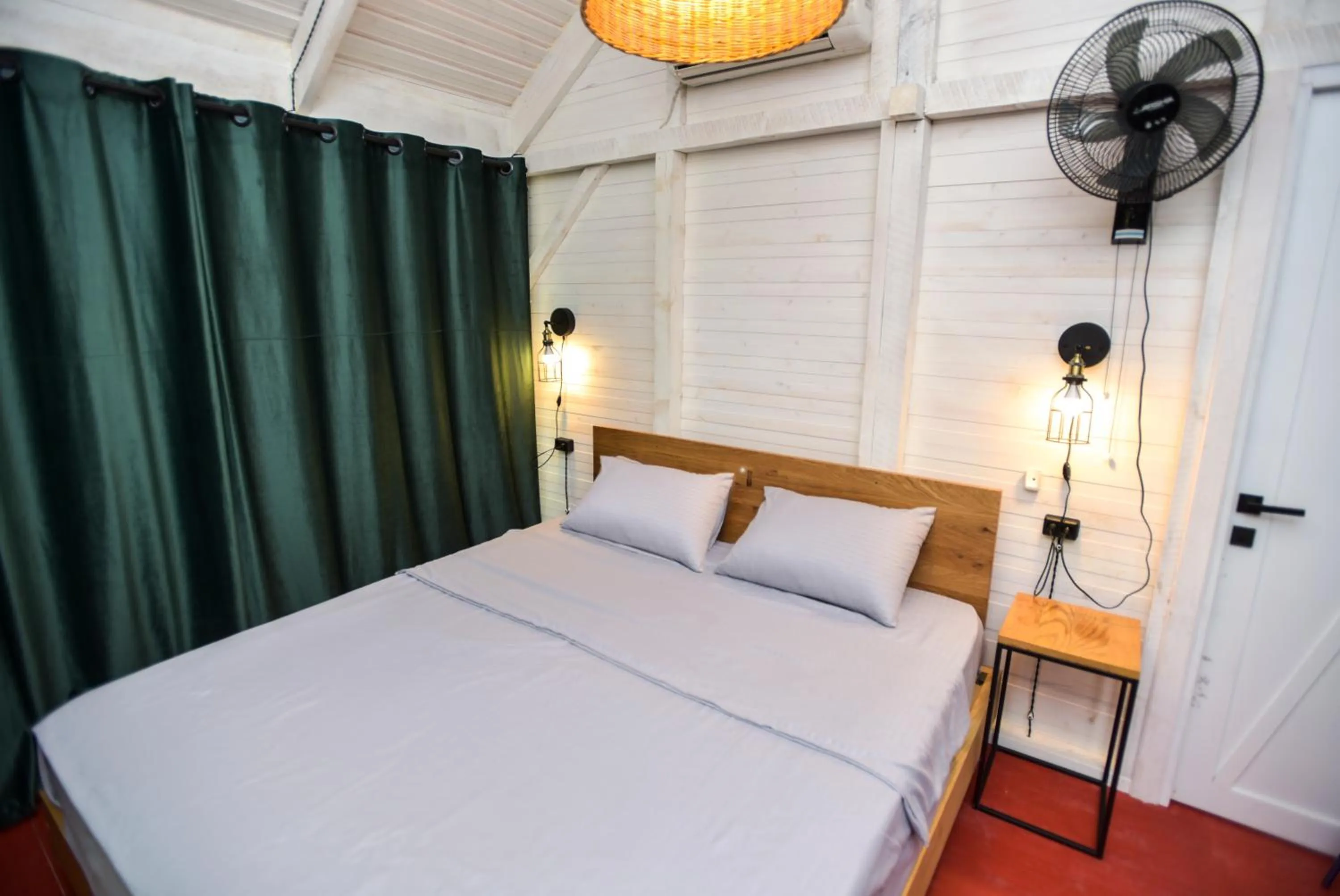 Bedroom, Bed in Chateau Vartsikhe