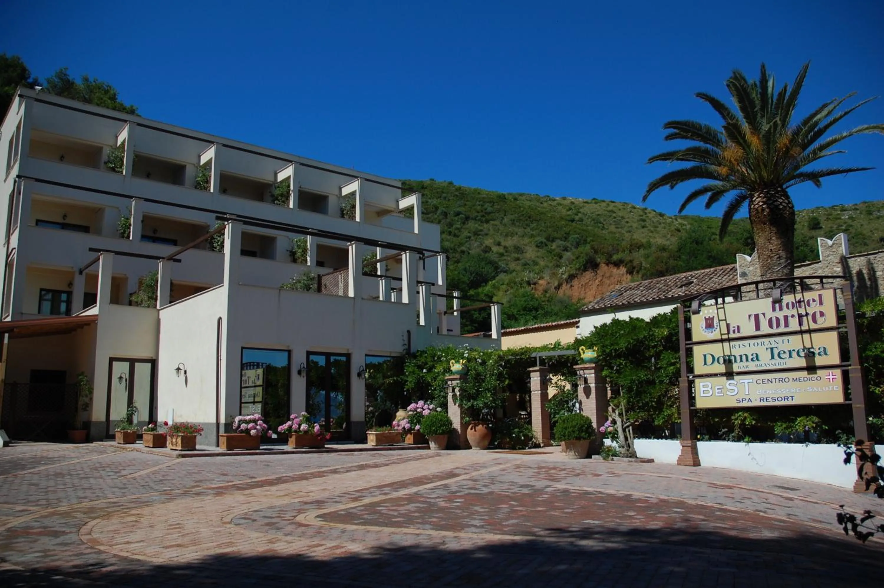 Facade/entrance in Hotel La Torre