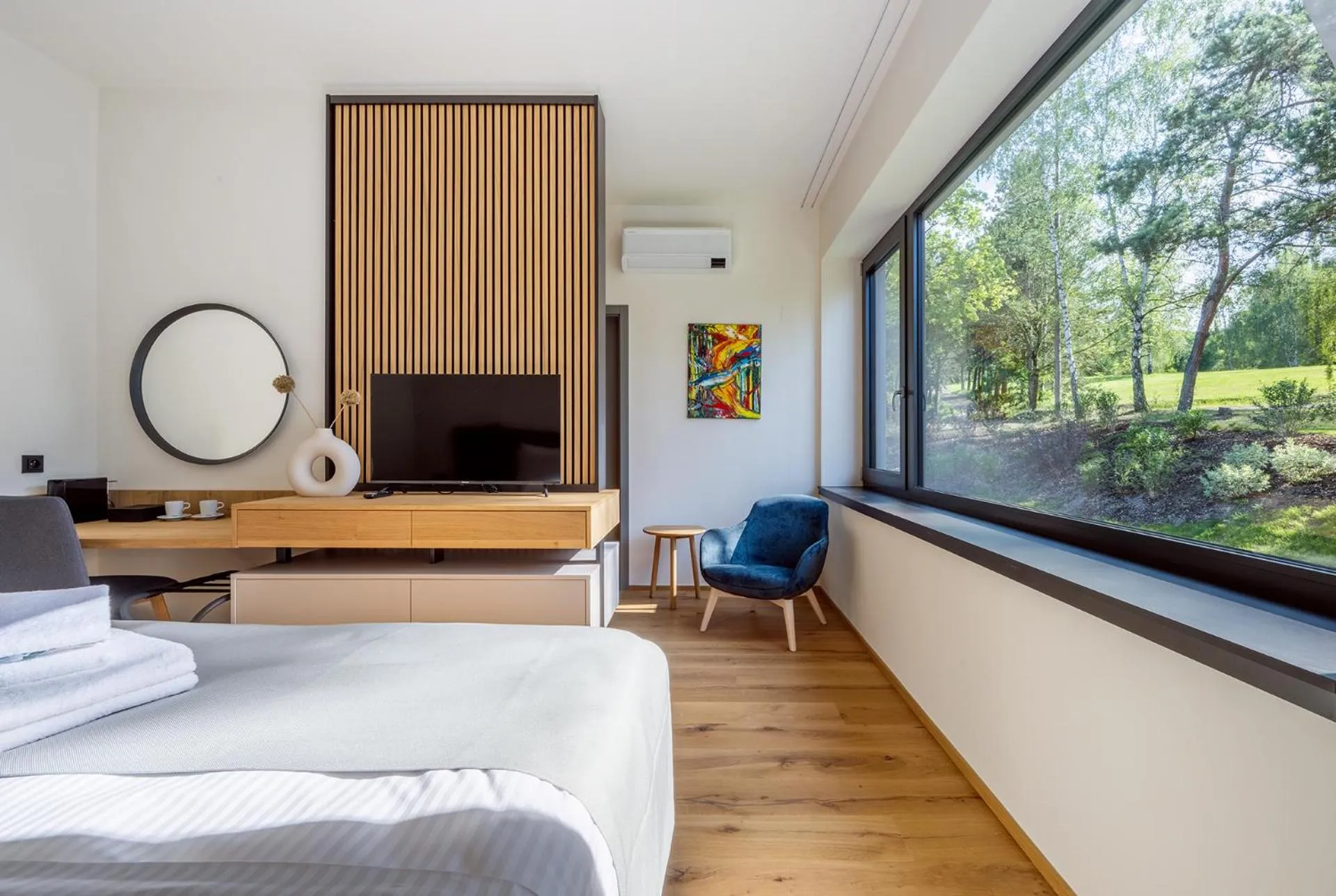 Property building, Bed in Vista Resort Prague