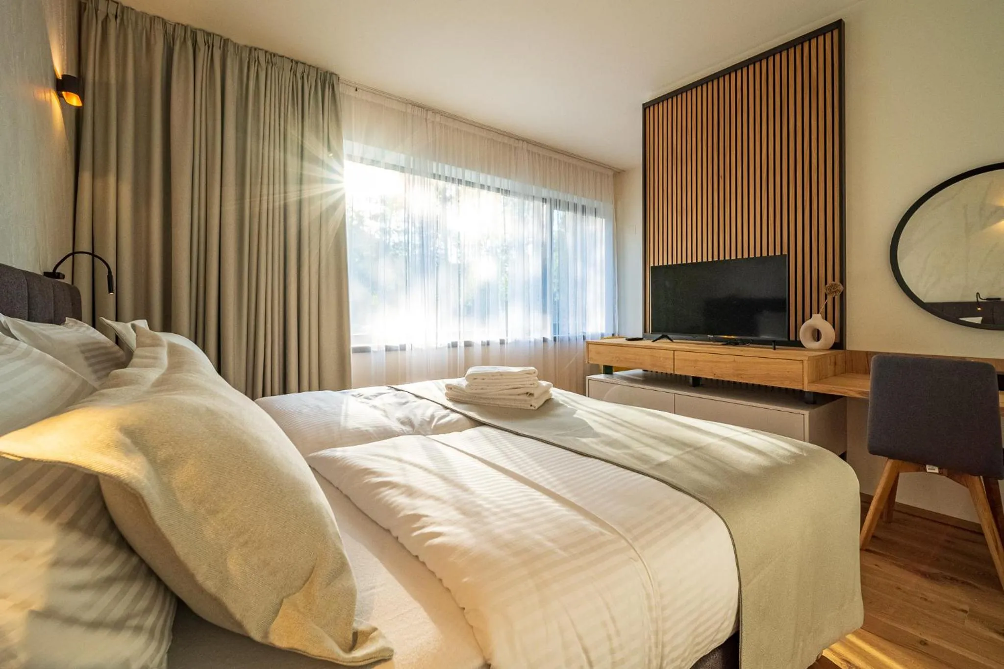 Property building, Bed in Vista Resort Prague