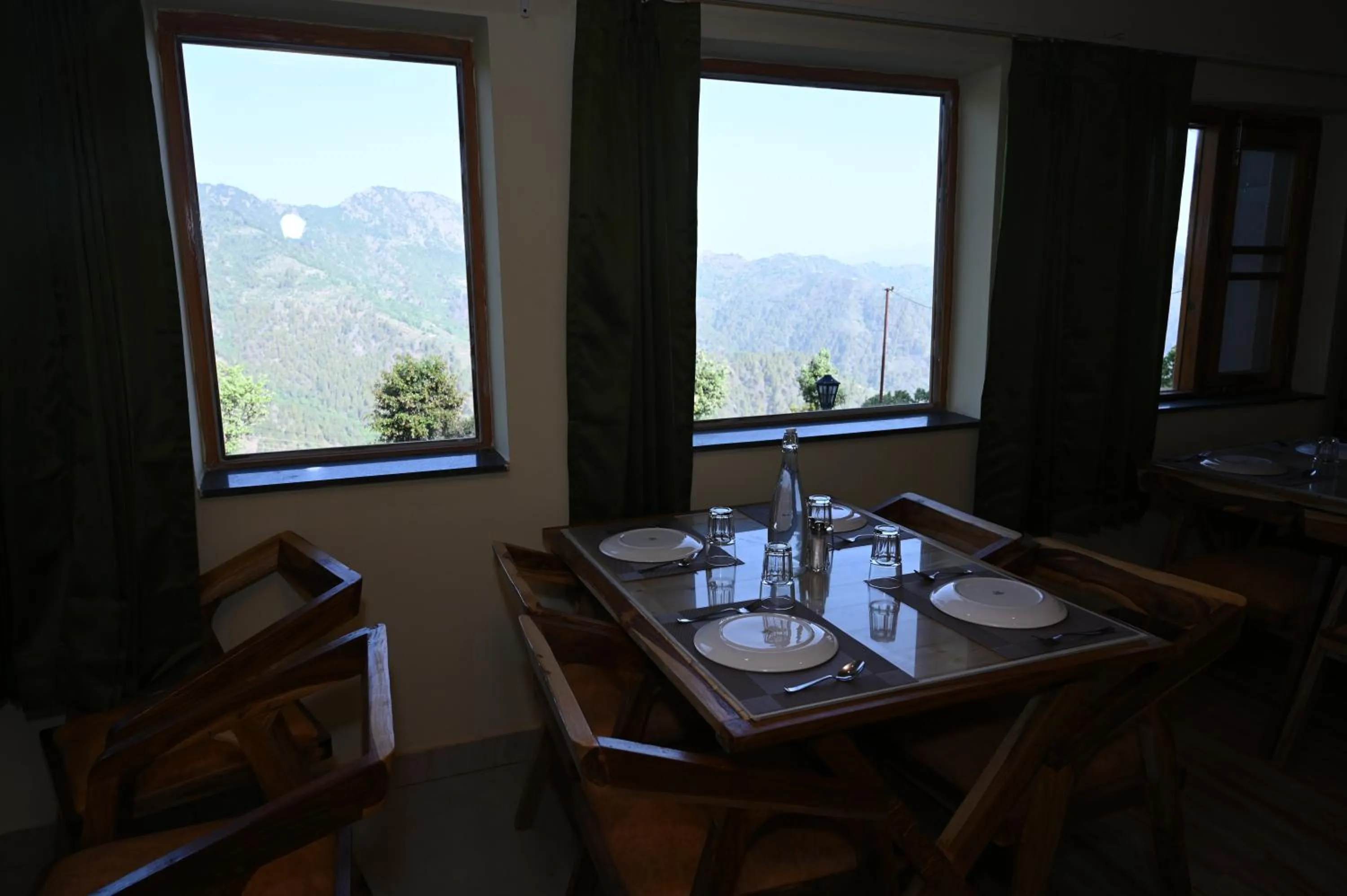 Dining area in The Vintage Hill Village - Himalayan Boutique Resort