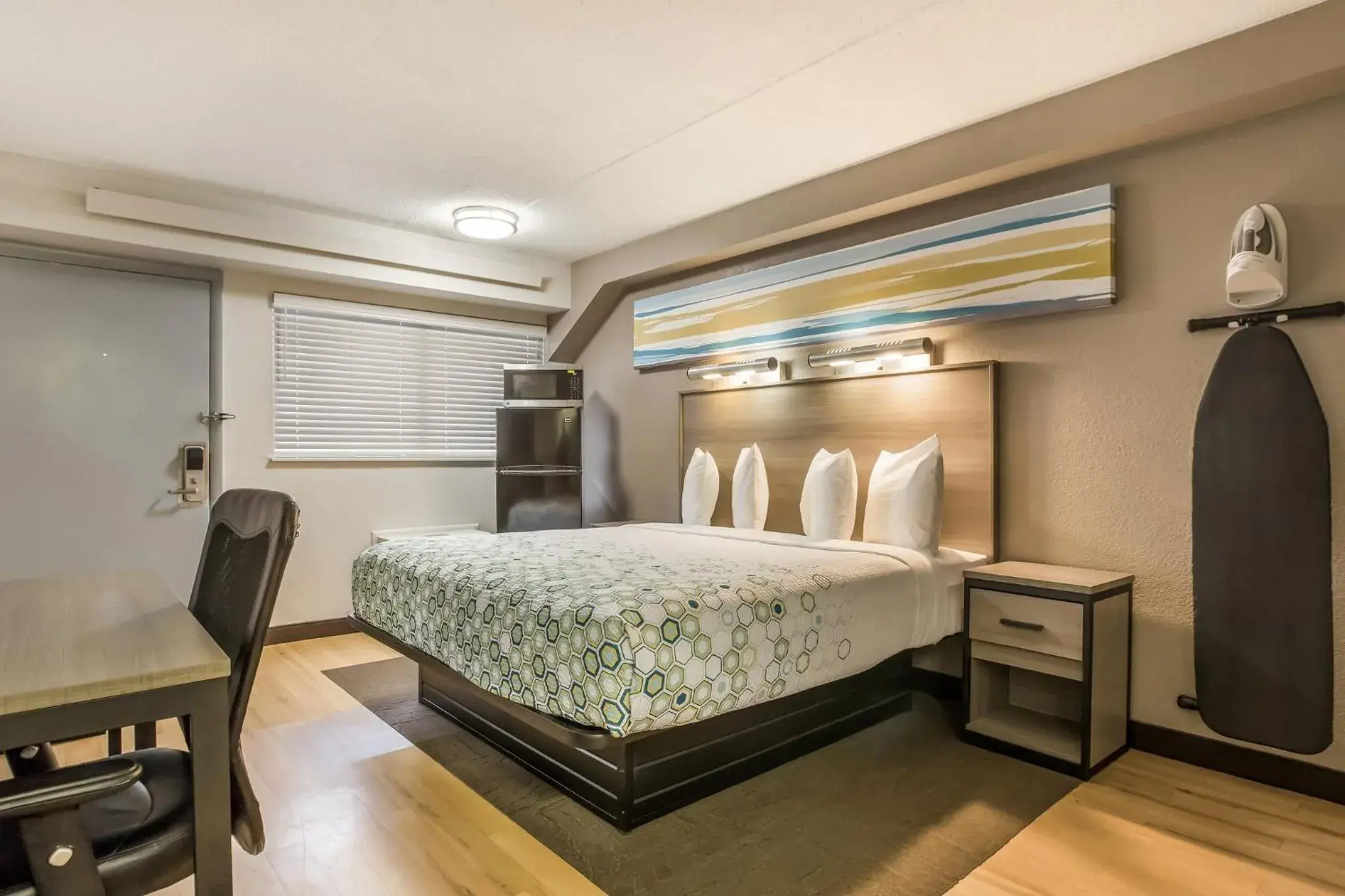 Studio King Room Disability Access Non-Smoking in HomeTowne Studios by Red Roof Princeton - Ewing/ Lawrenceville Studio King Room Disability Access Non-Smoking in HomeTowne Studios by Red Roof Princeton - Ewing/ Lawrenceville