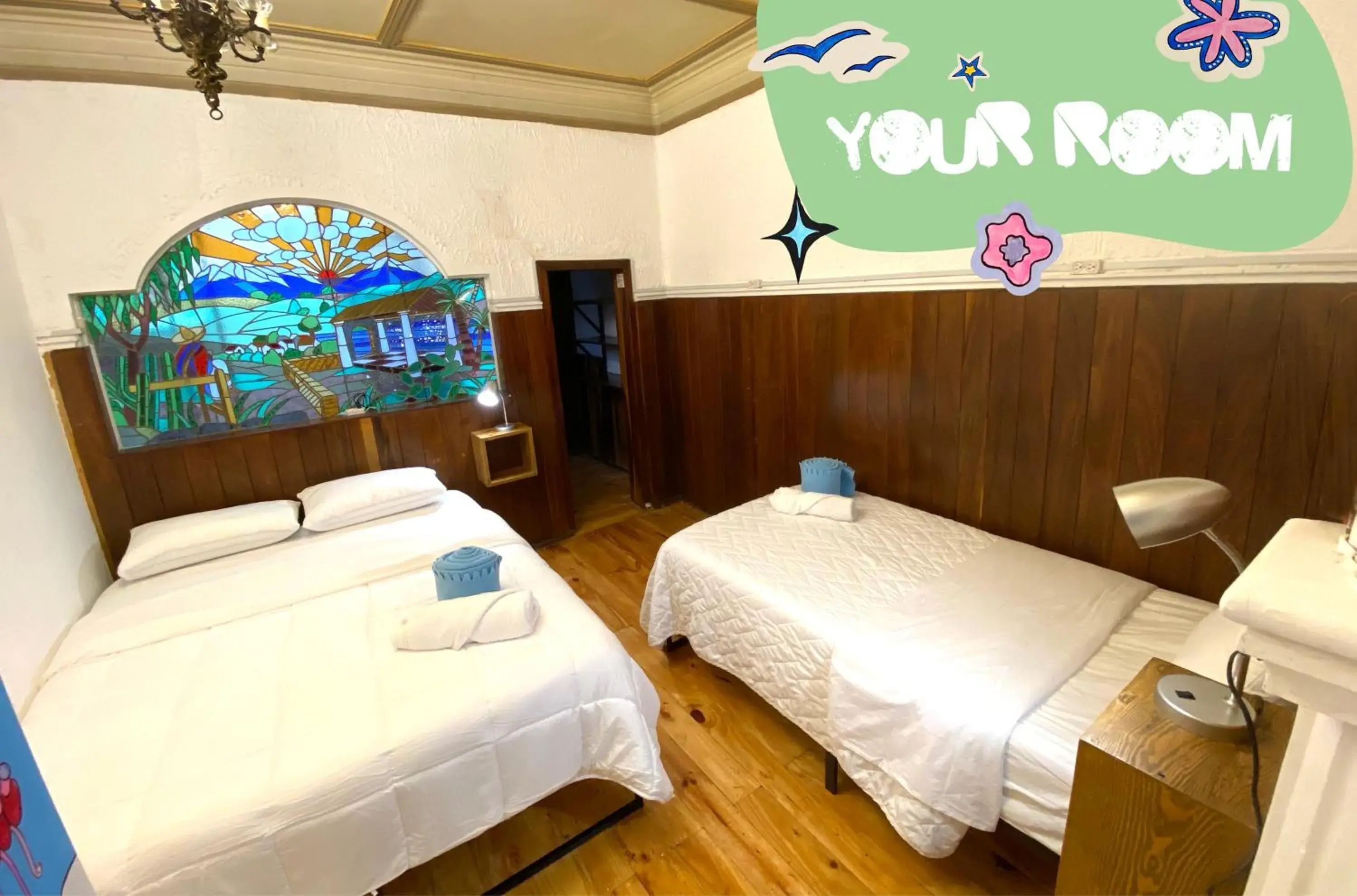 Triple Room in Hostal Fungi Casa Rosa Triple Room in Hostal Fungi Casa Rosa