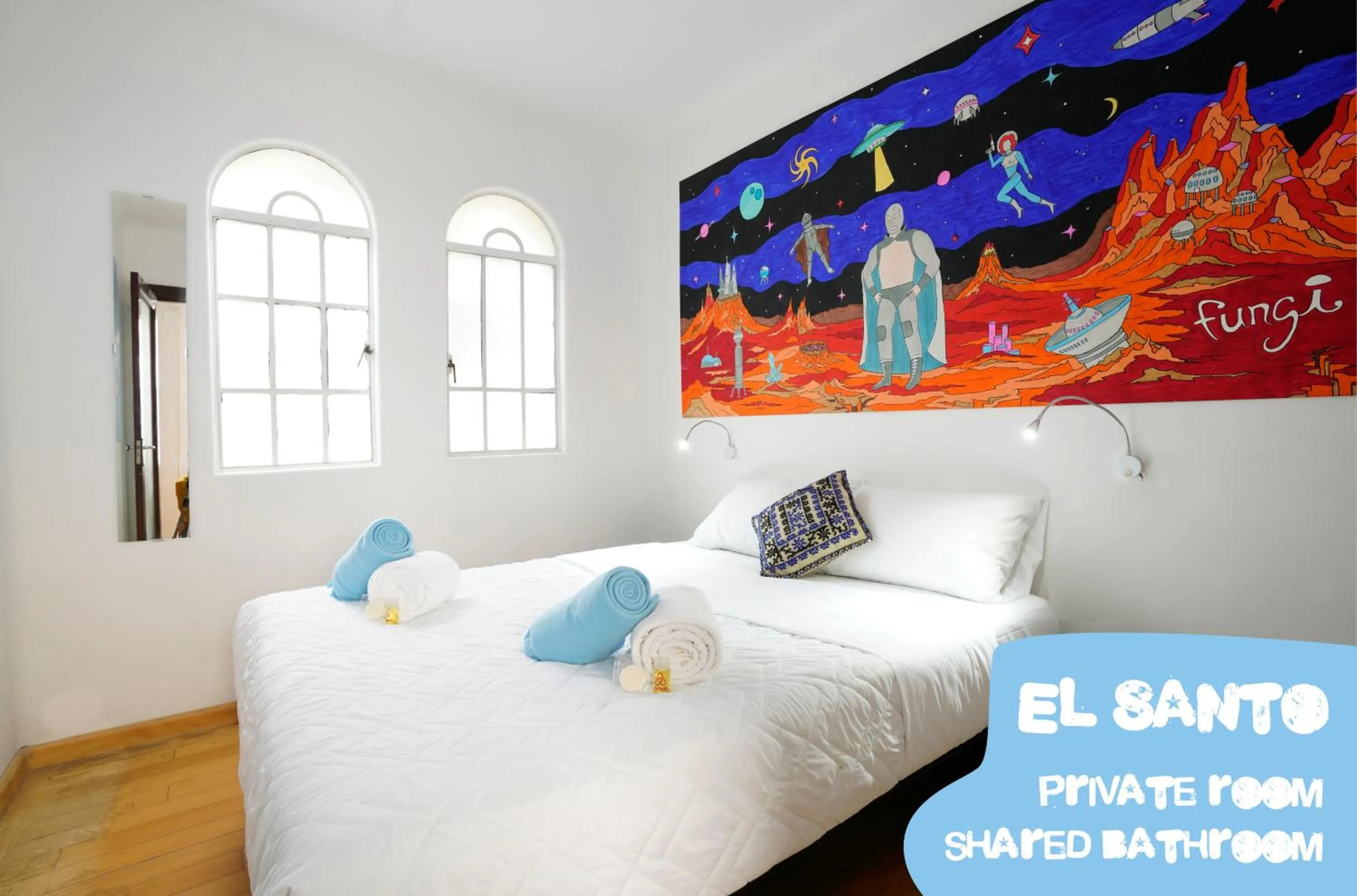 Photo of the whole room, Bed in Hostal Fungi Casa Rosa