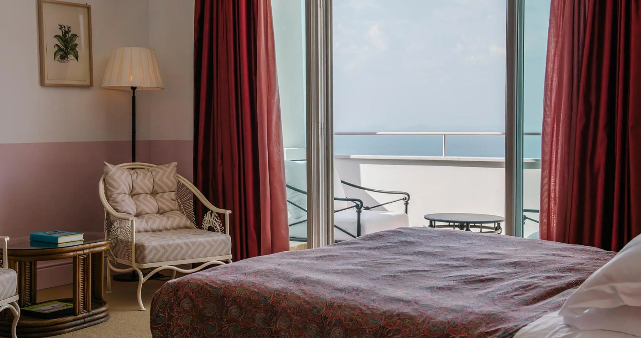 Balcony/Terrace, Bed in Il Capri Hotel