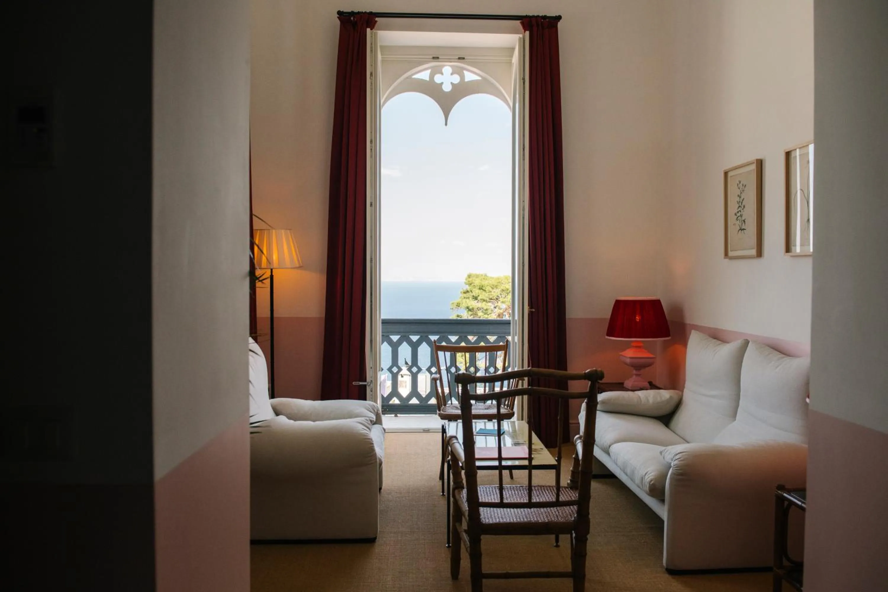 Seating area in Il Capri Hotel