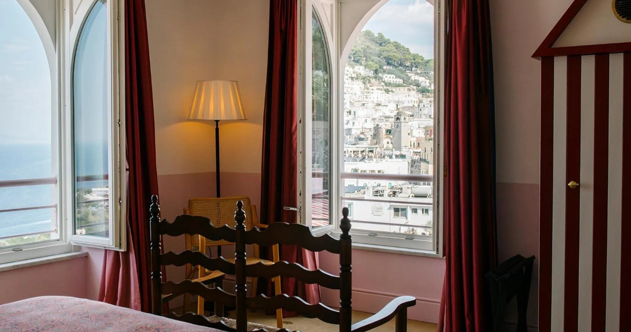 View (from property/room), Bed in Il Capri Hotel