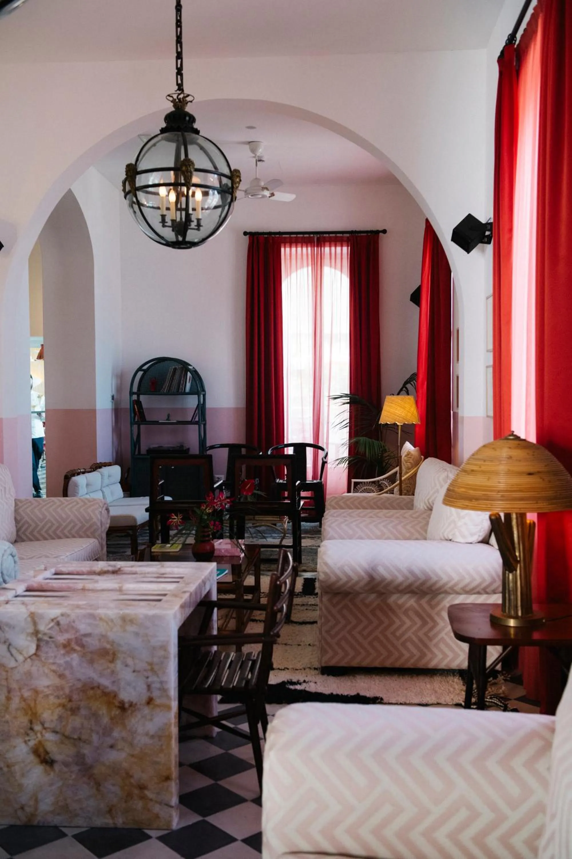 Living room, Bed in Il Capri Hotel