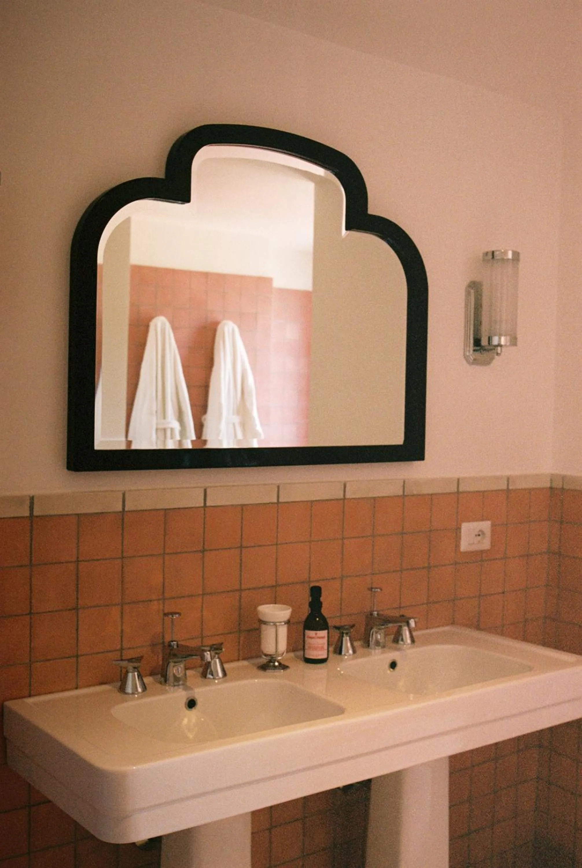 Shower in Il Capri Hotel