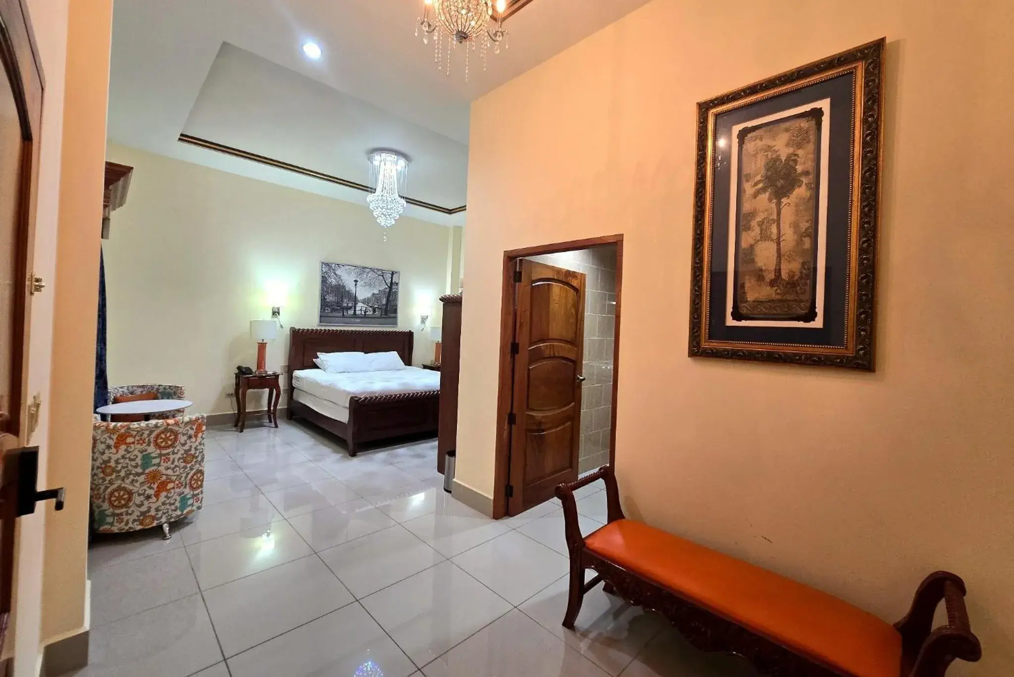 Deluxe Queen Suite in GRAN HOTEL VICTORIA Deluxe Queen Suite in GRAN HOTEL VICTORIA