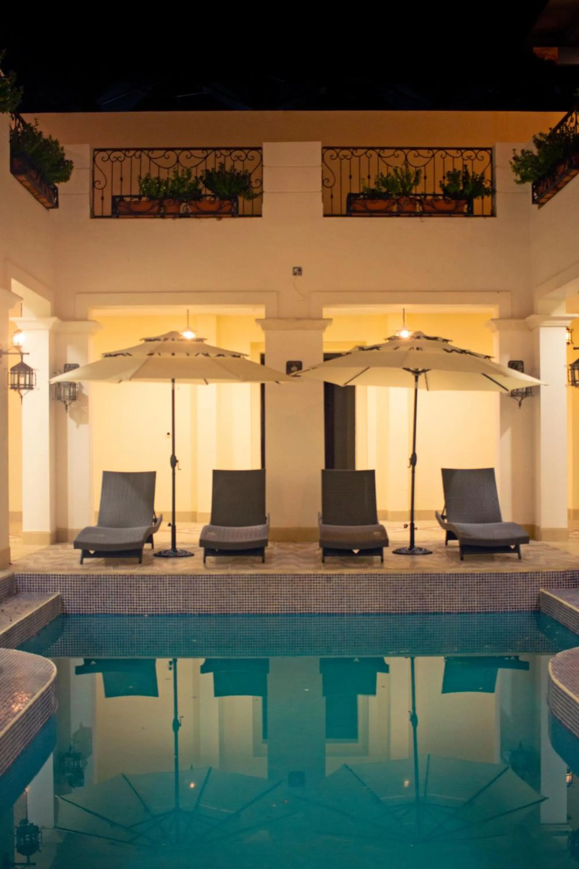 Swimming pool in GRAN HOTEL VICTORIA