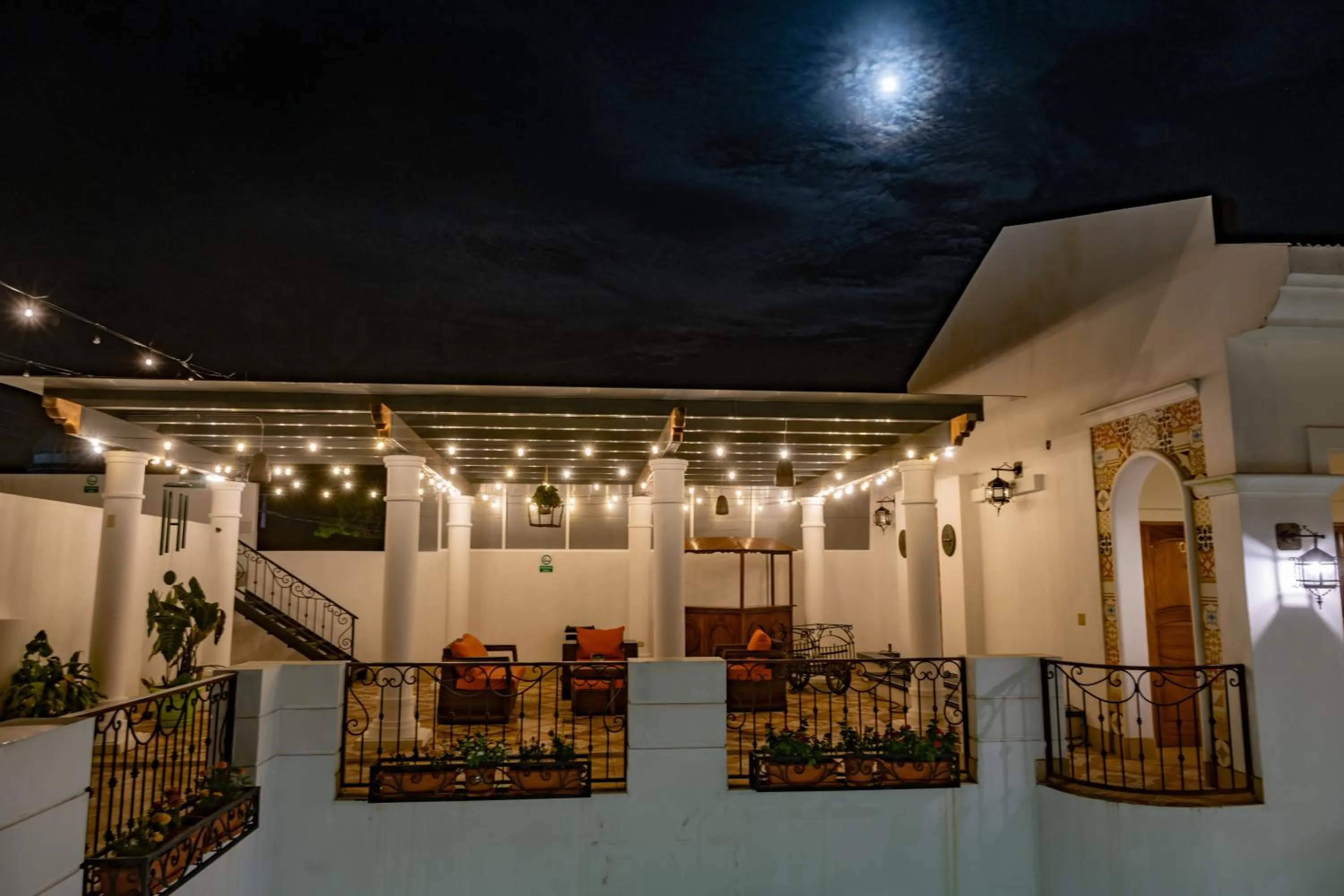 Night in GRAN HOTEL VICTORIA