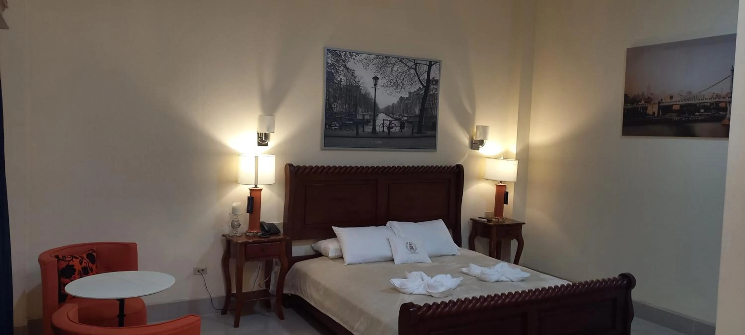 Bedroom, Bed in GRAN HOTEL VICTORIA