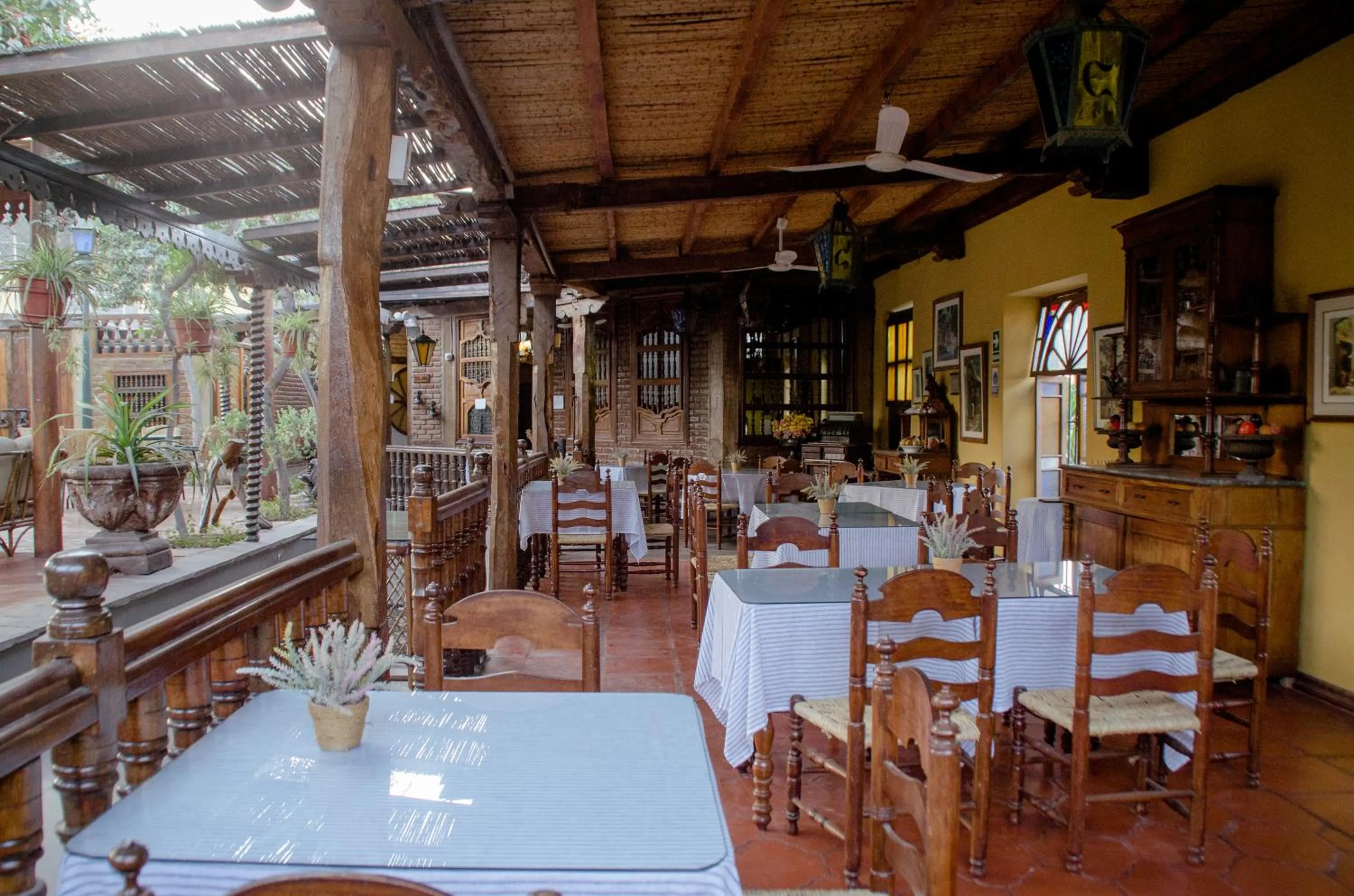 Restaurant/places to eat in Hotel & Hacienda El Carmelo