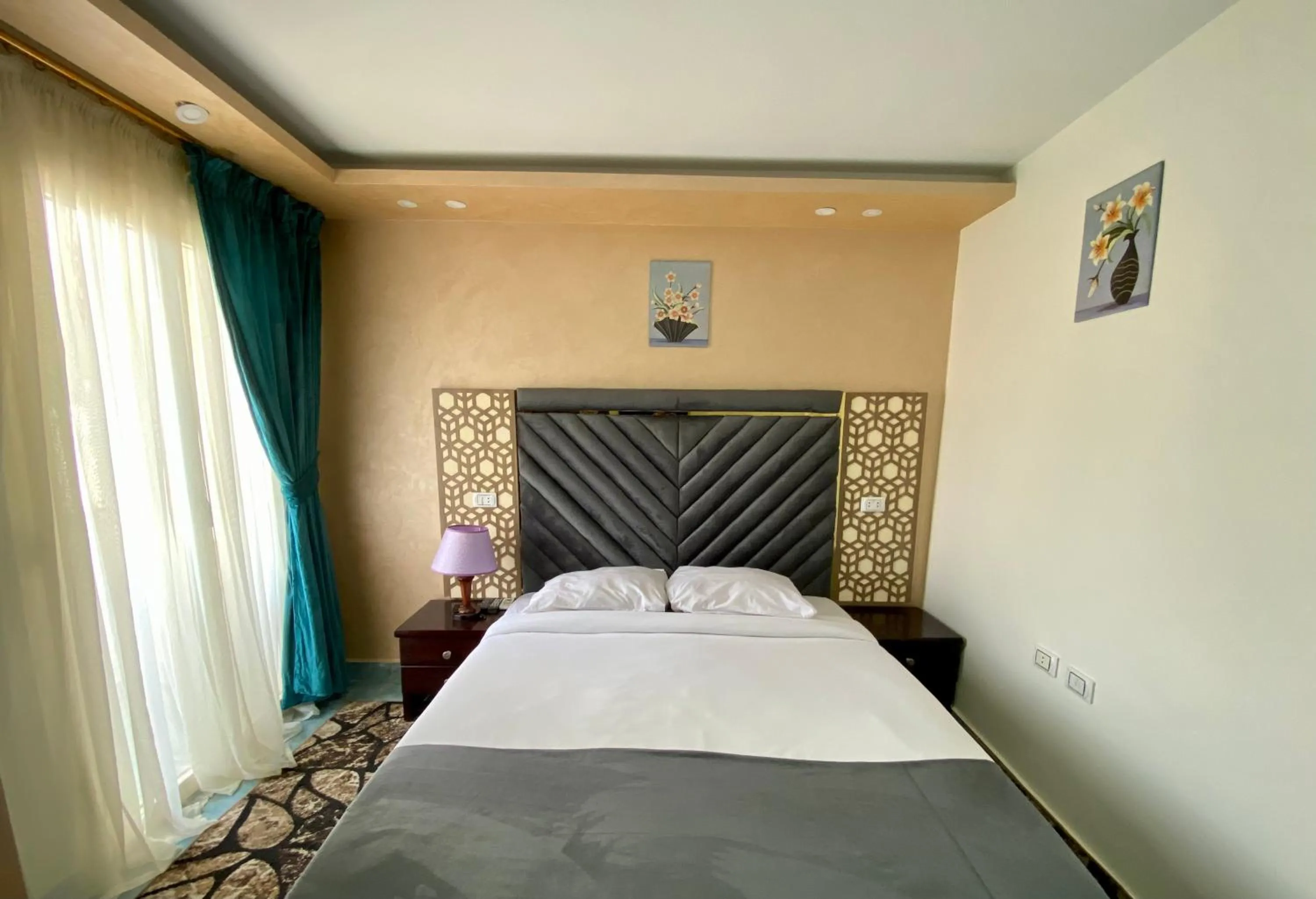 Bed in Golden Pyramids Inn