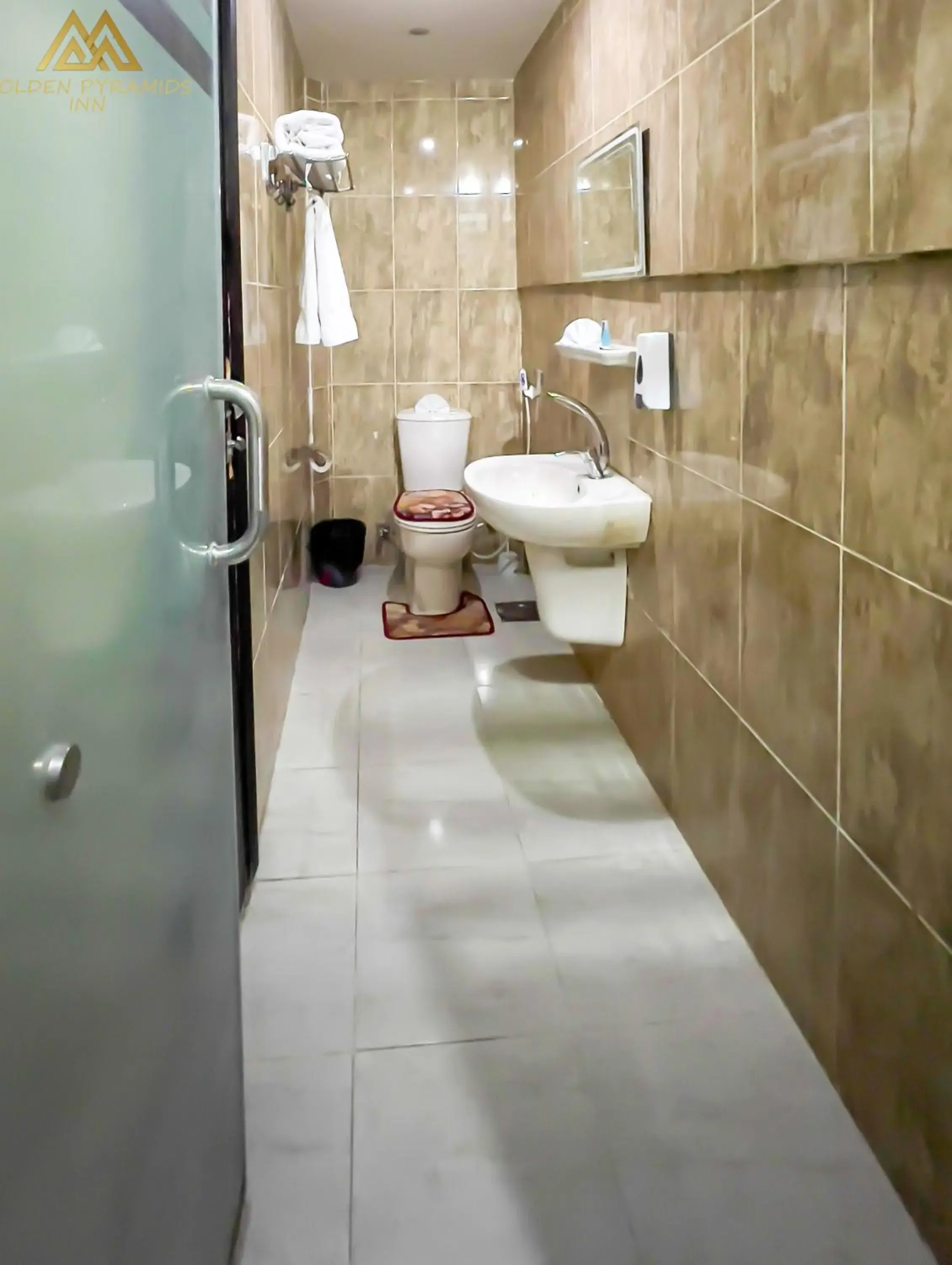 Triple Room with Pyramids View in Golden Pyramids Inn Triple Room with Pyramids View in Golden Pyramids Inn