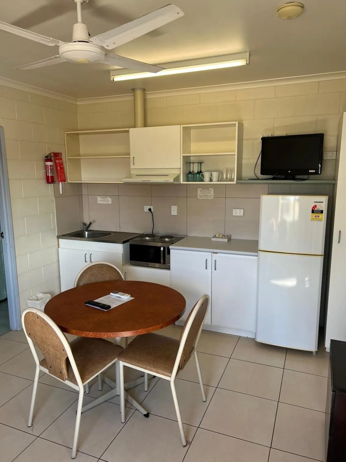 Kitchen or kitchenette in Broken Hill Outback View Holiday Park