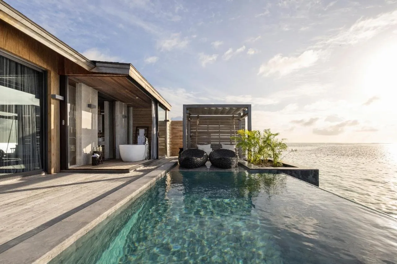 Sea view in Madifushi Private Island- Free return seaplane transfr for min 5 nights