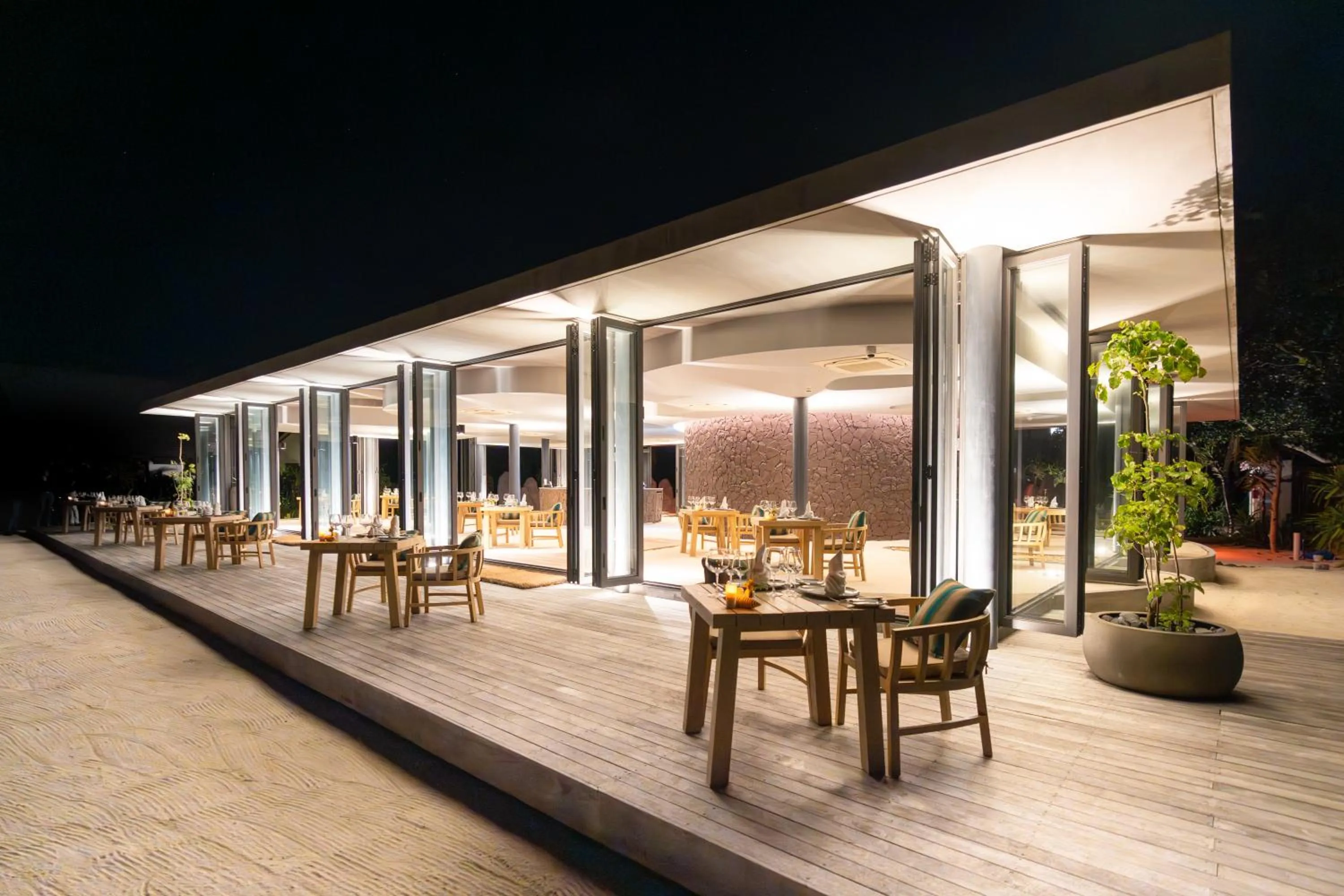 Restaurant/places to eat in Madifushi Private Island- Free return seaplane transfr for min 5 nights