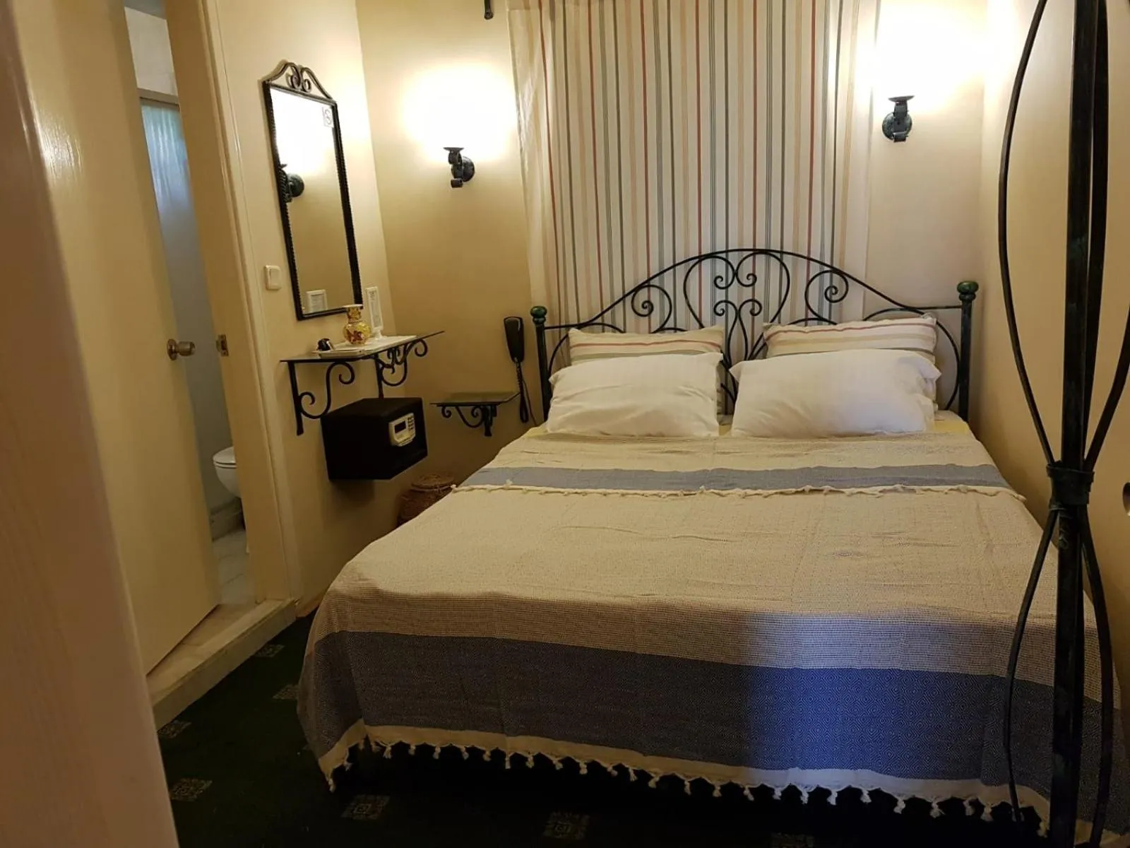 Photo of the whole room in A&B Home Hotel