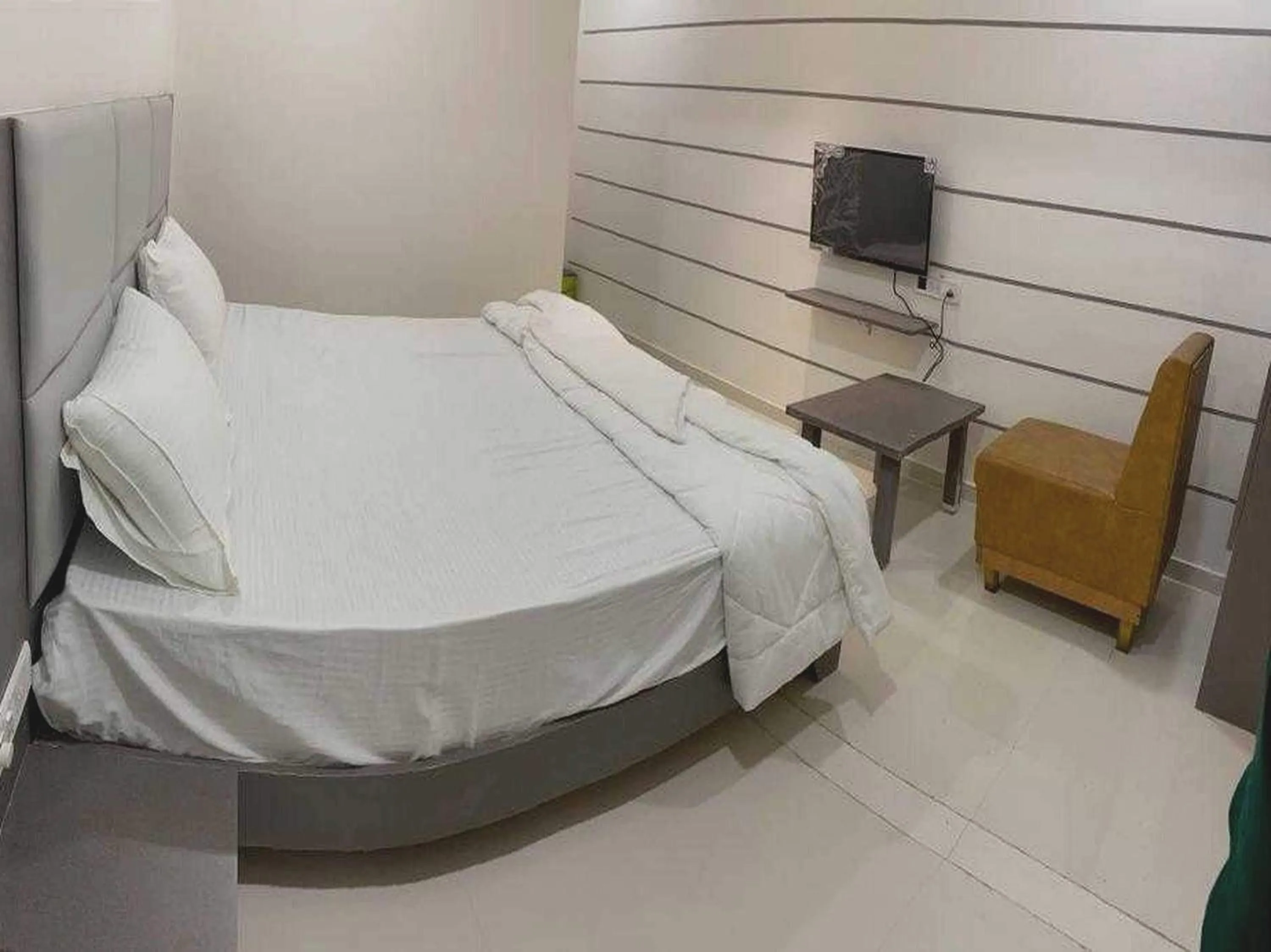 Facade/entrance, Bed in Hotel O Park Palace