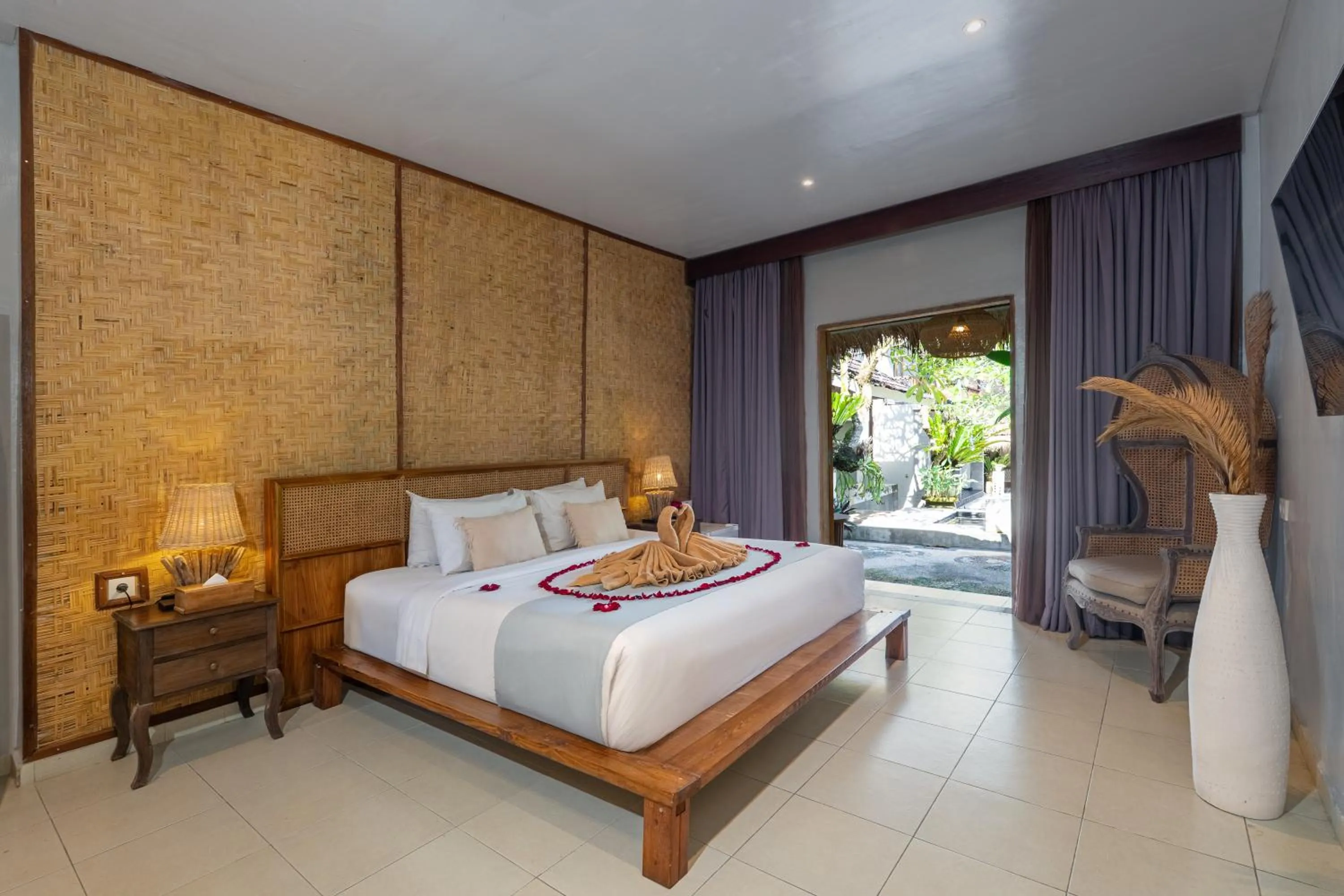 Bed in Lokasari Retreat