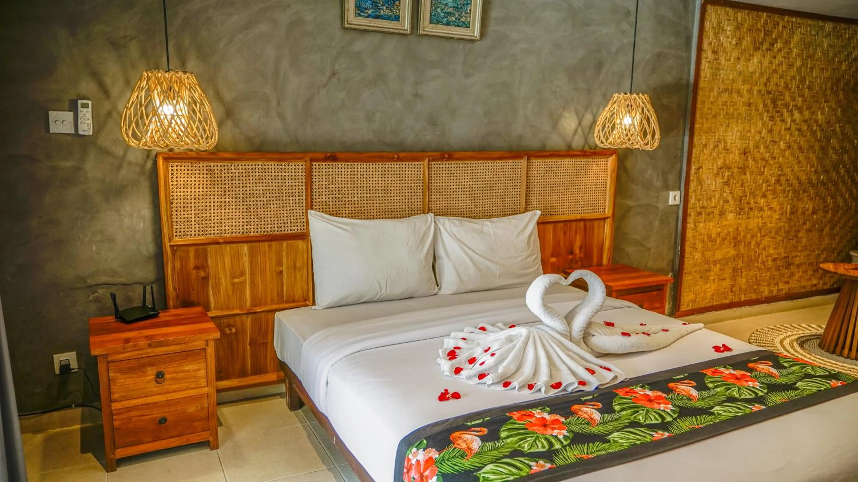 Photo of the whole room, Bed in Lokasari Retreat