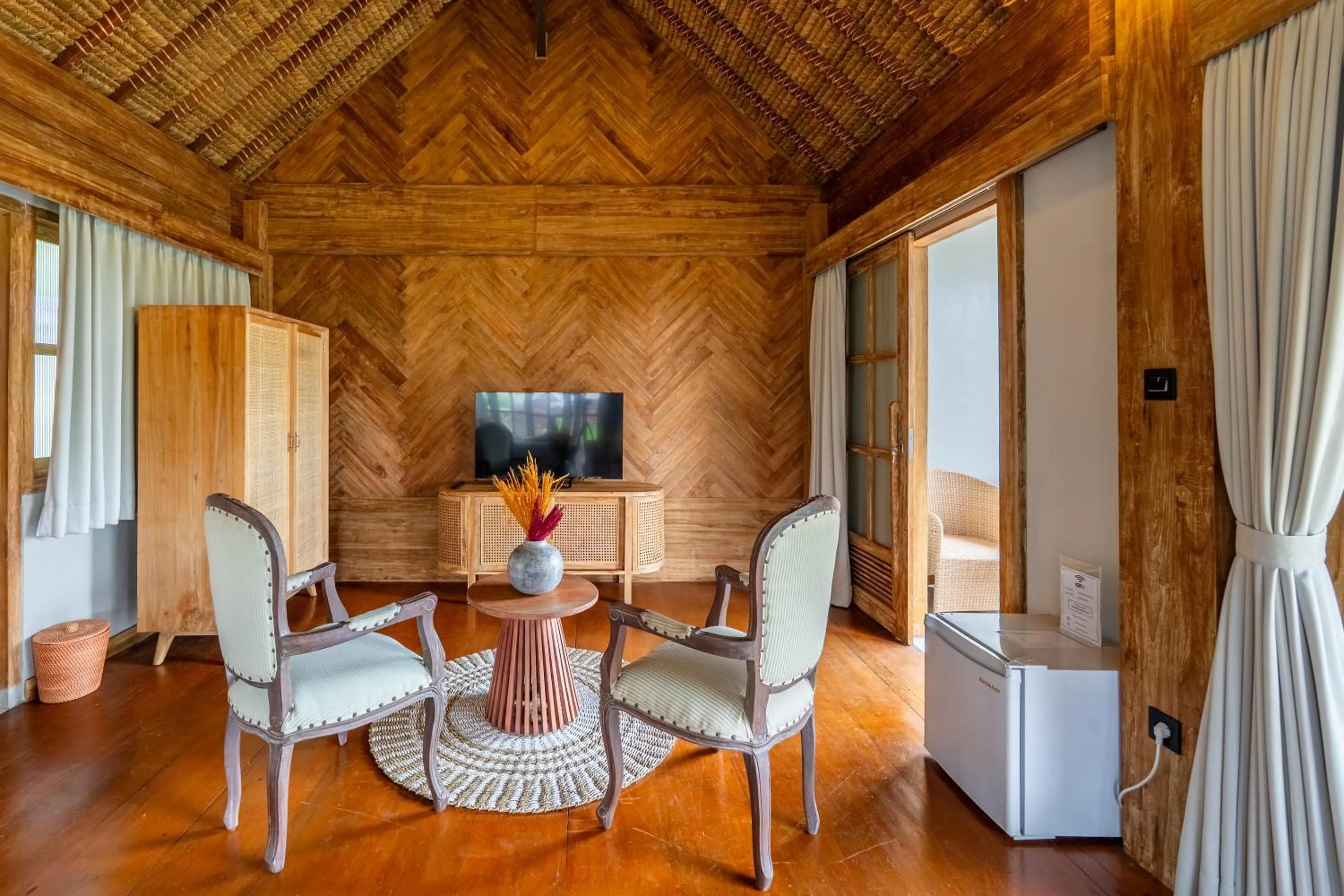 TV and multimedia in Lokasari Retreat