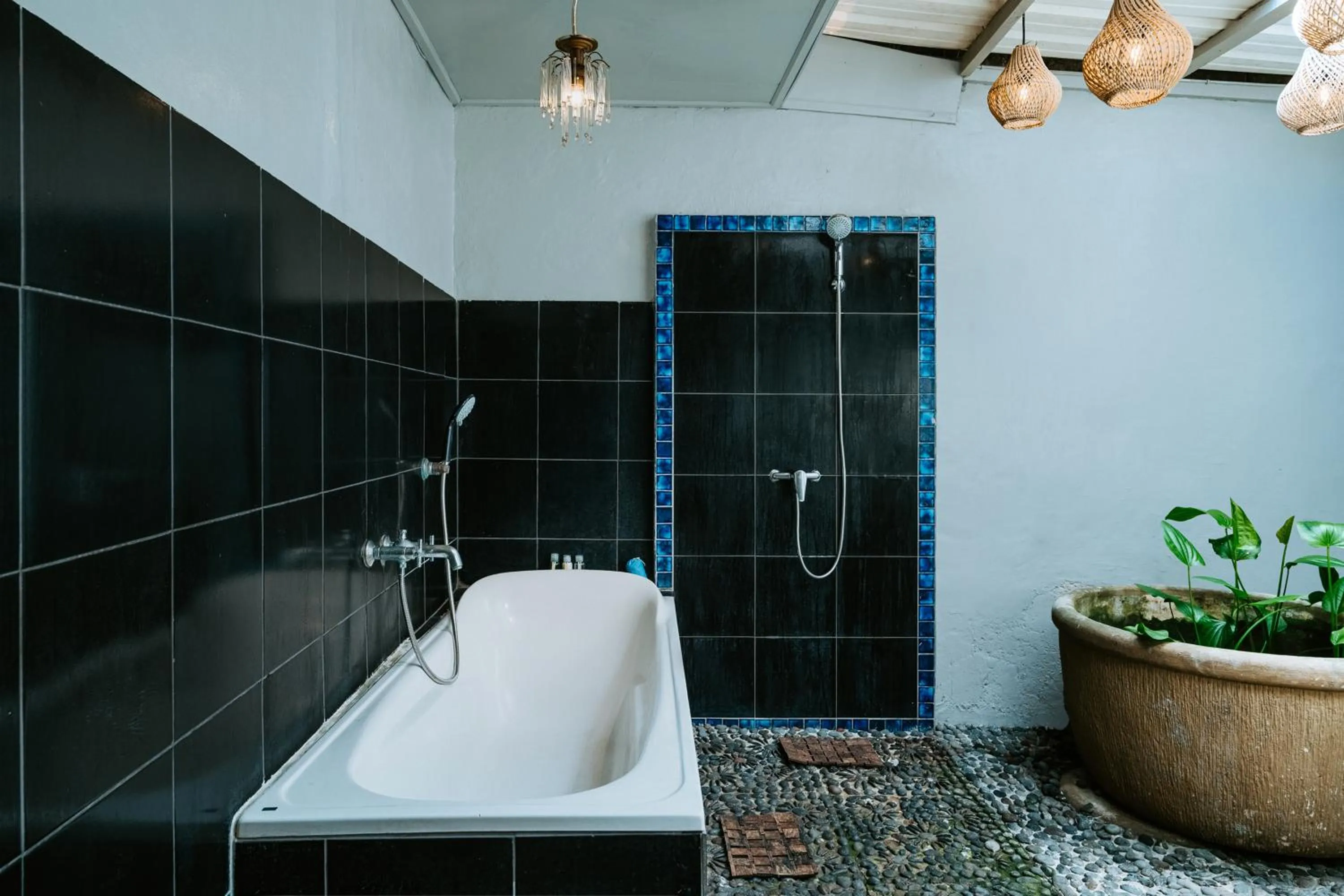 Bath in Lokasari Retreat