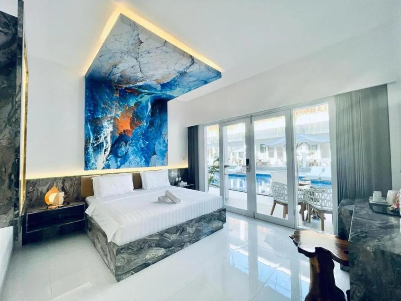 Photo of the whole room, Bed in Sea Shell Resort