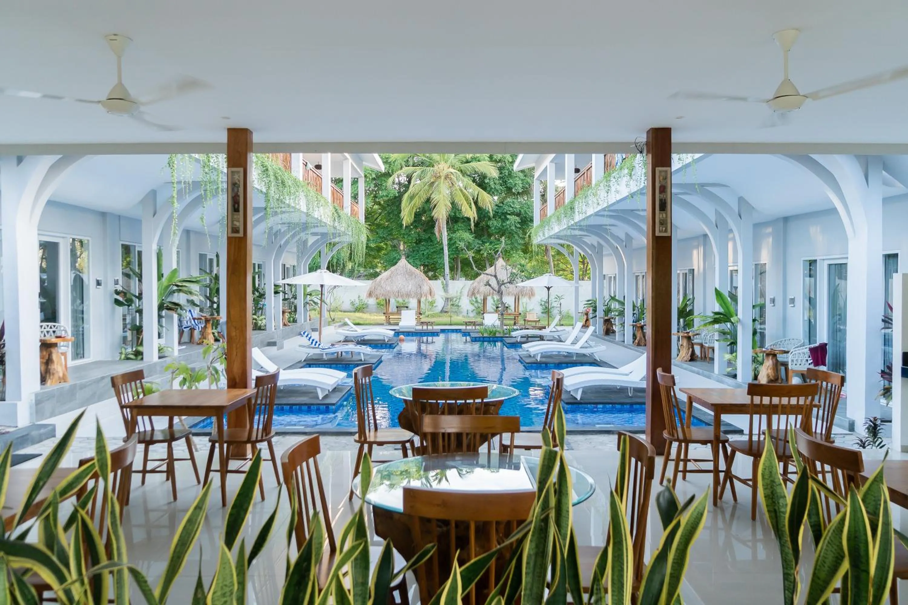 Restaurant/places to eat in Sea Shell Resort