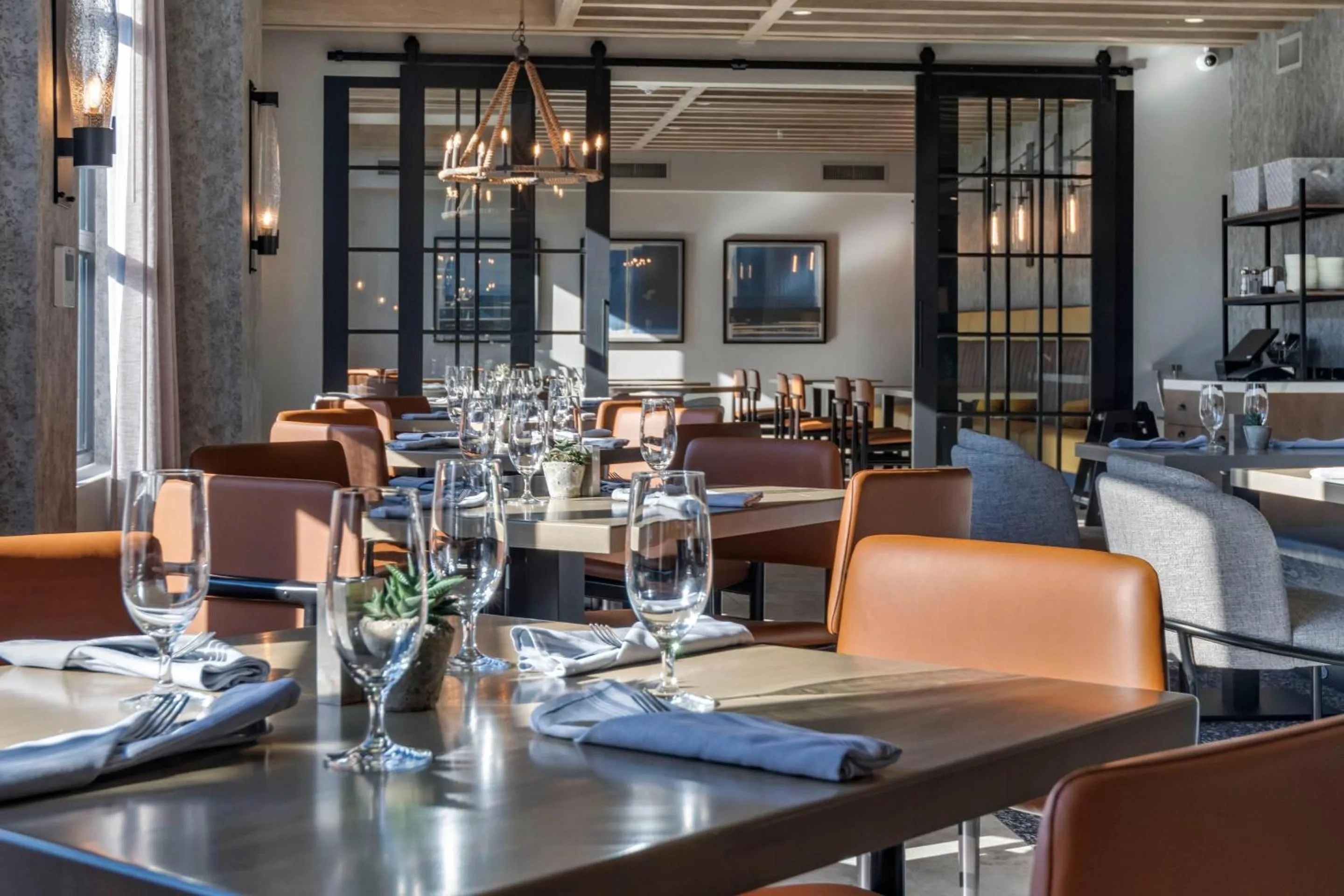 Restaurant/places to eat in Cambria Hotel Portland Downtown Old Port