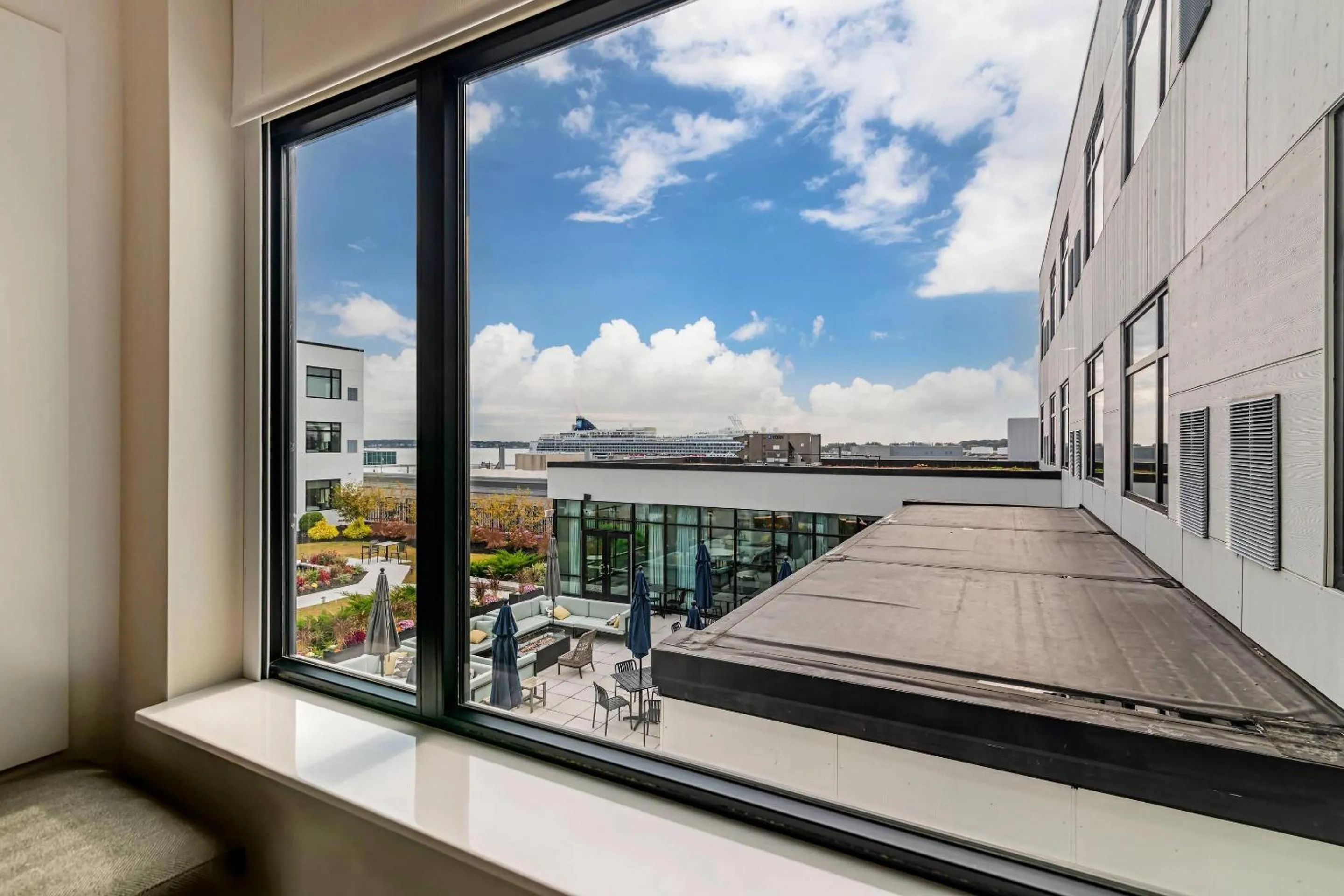 Bedroom in Cambria Hotel Portland Downtown Old Port