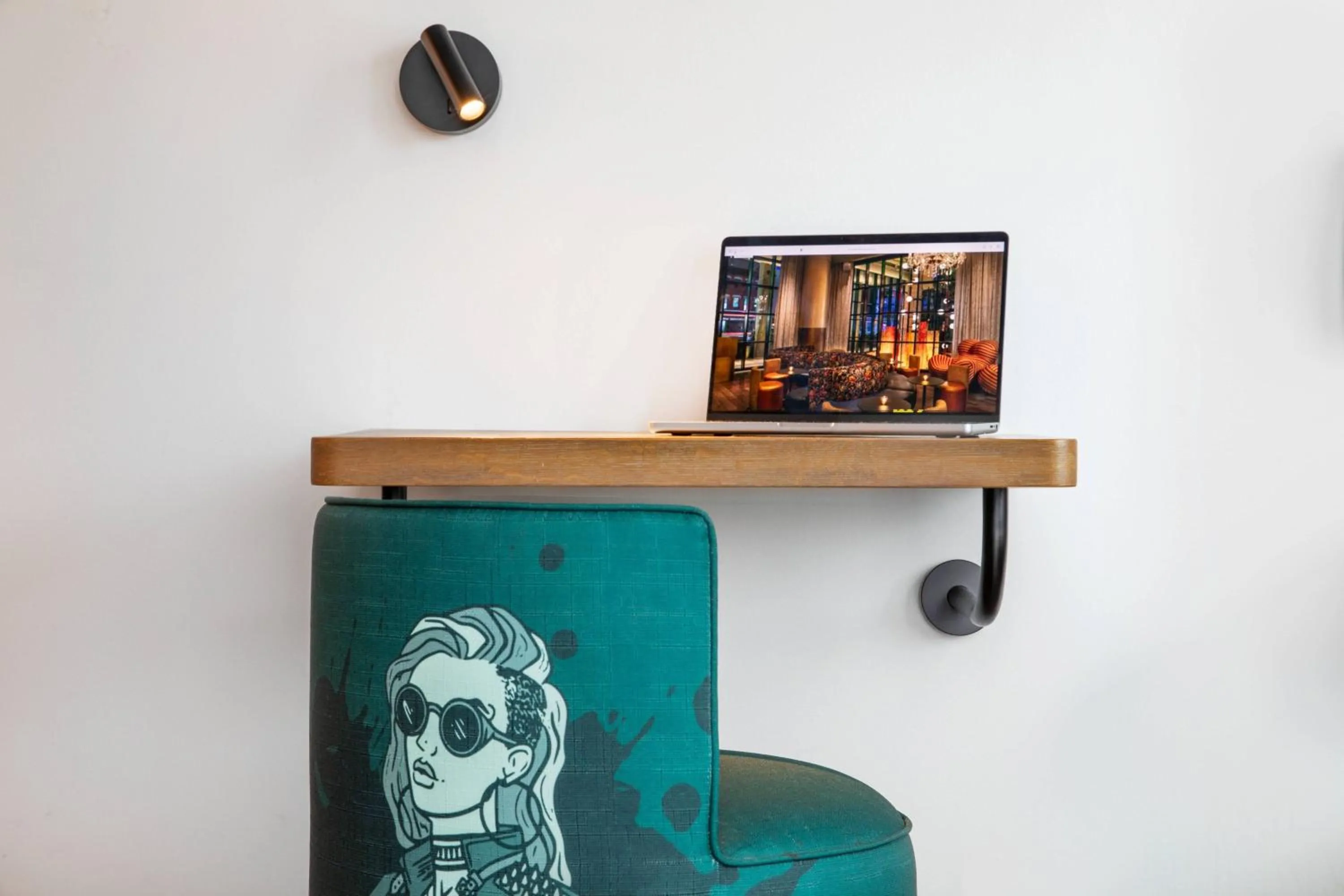 Photo of the whole room in Moxy NYC Lower East Side