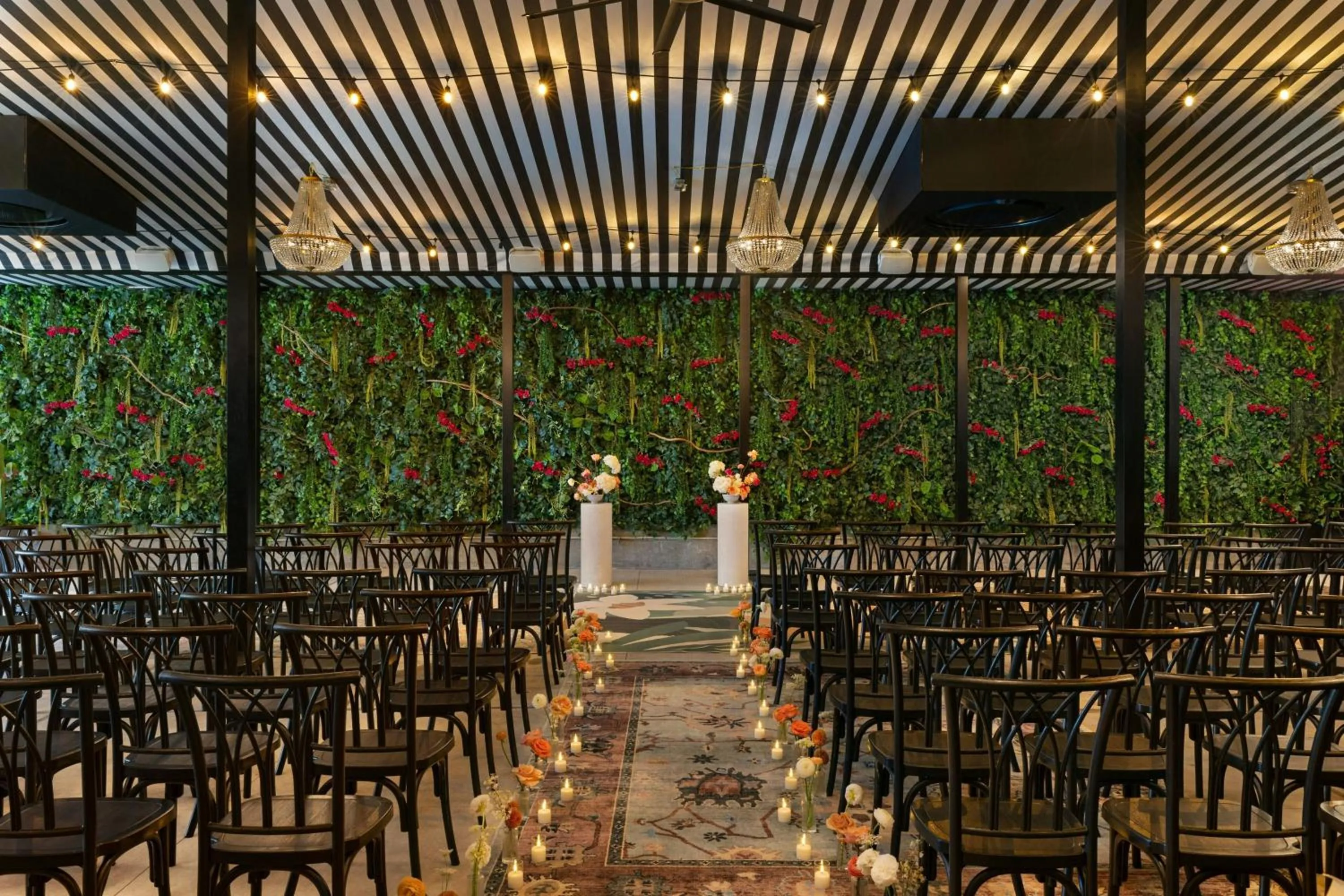 Lounge or bar in Moxy Brooklyn Williamsburg