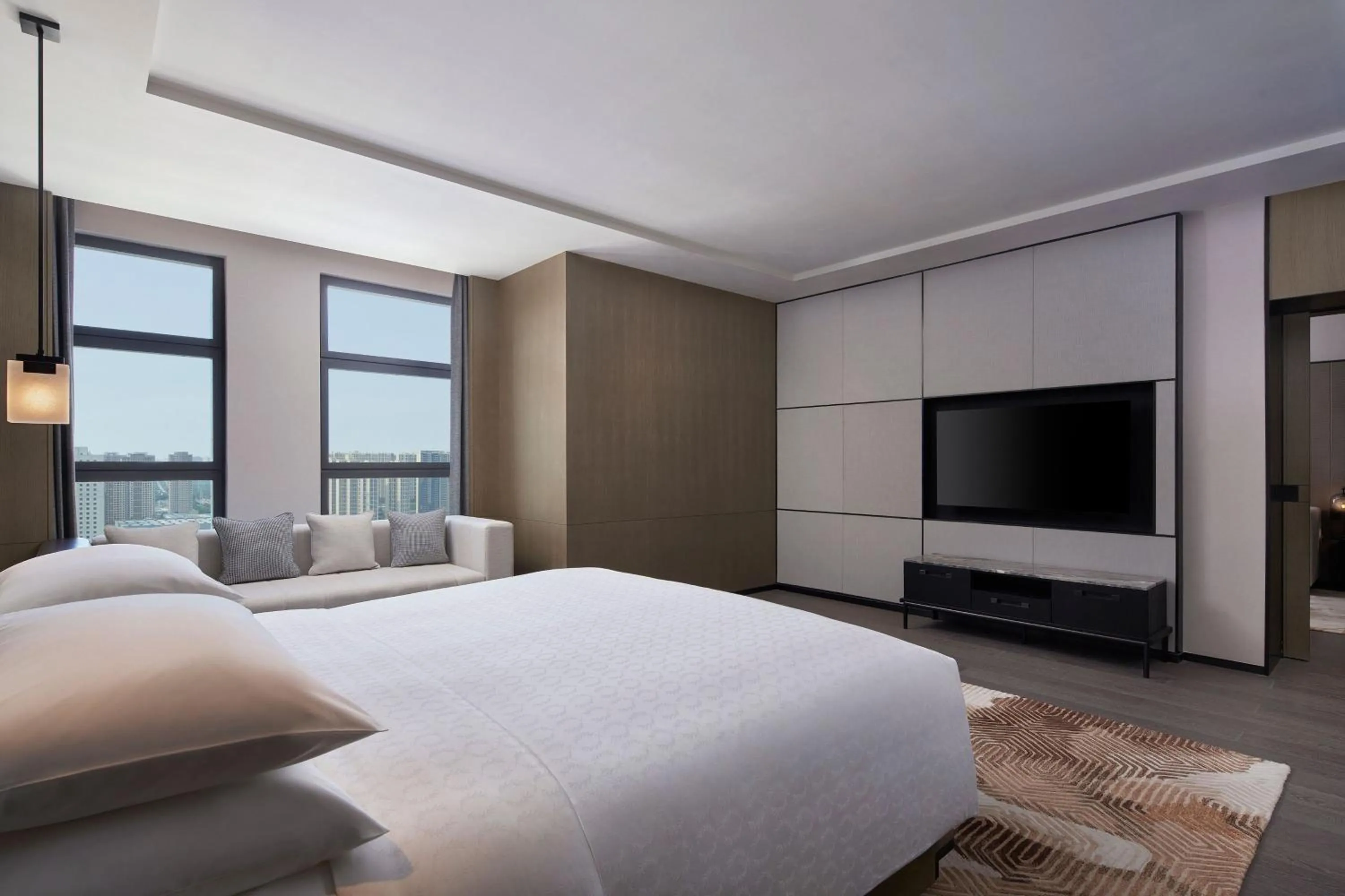 Photo of the whole room, Bed in Sheraton Xi'an South