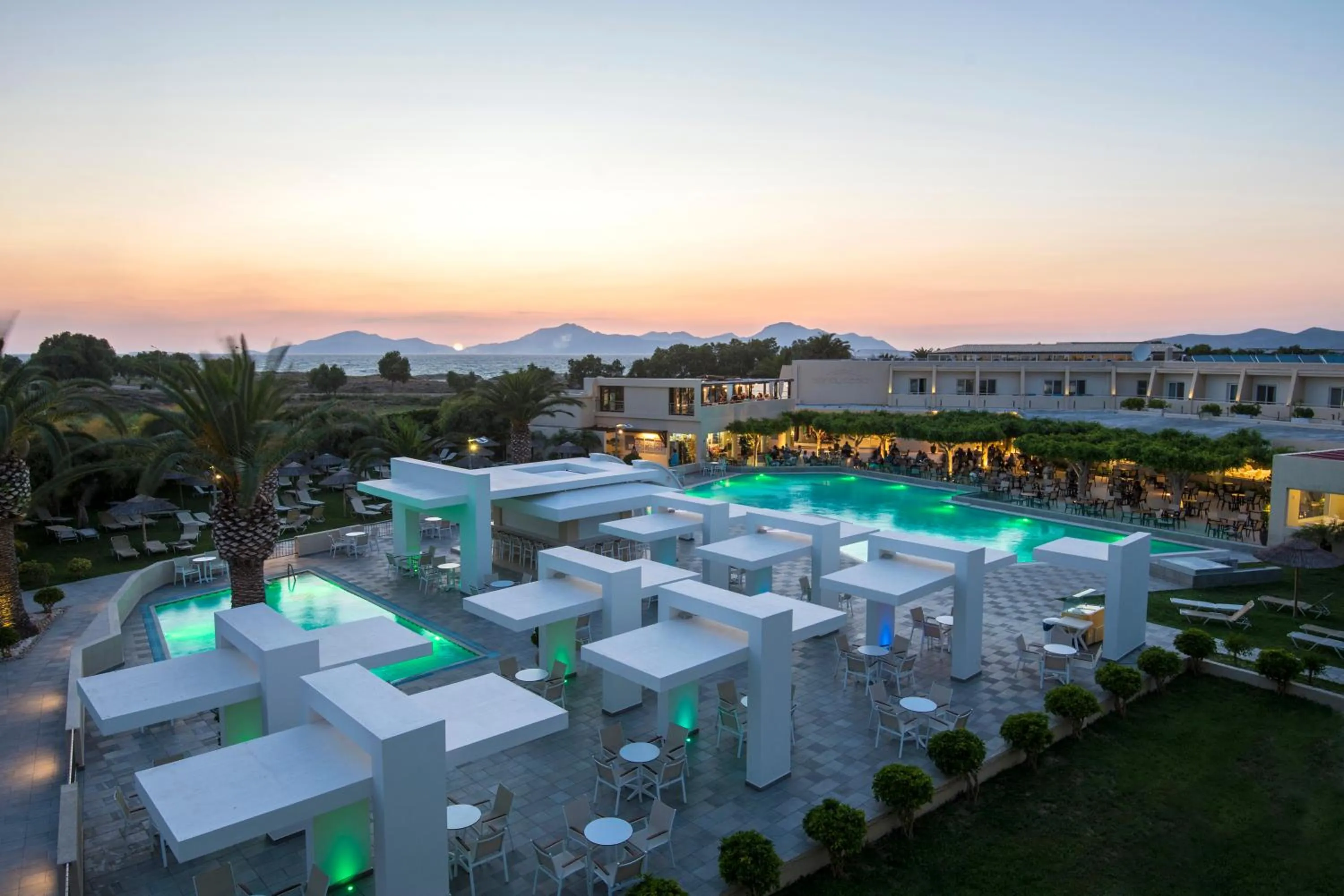 Lounge or bar in SANDY BEACH