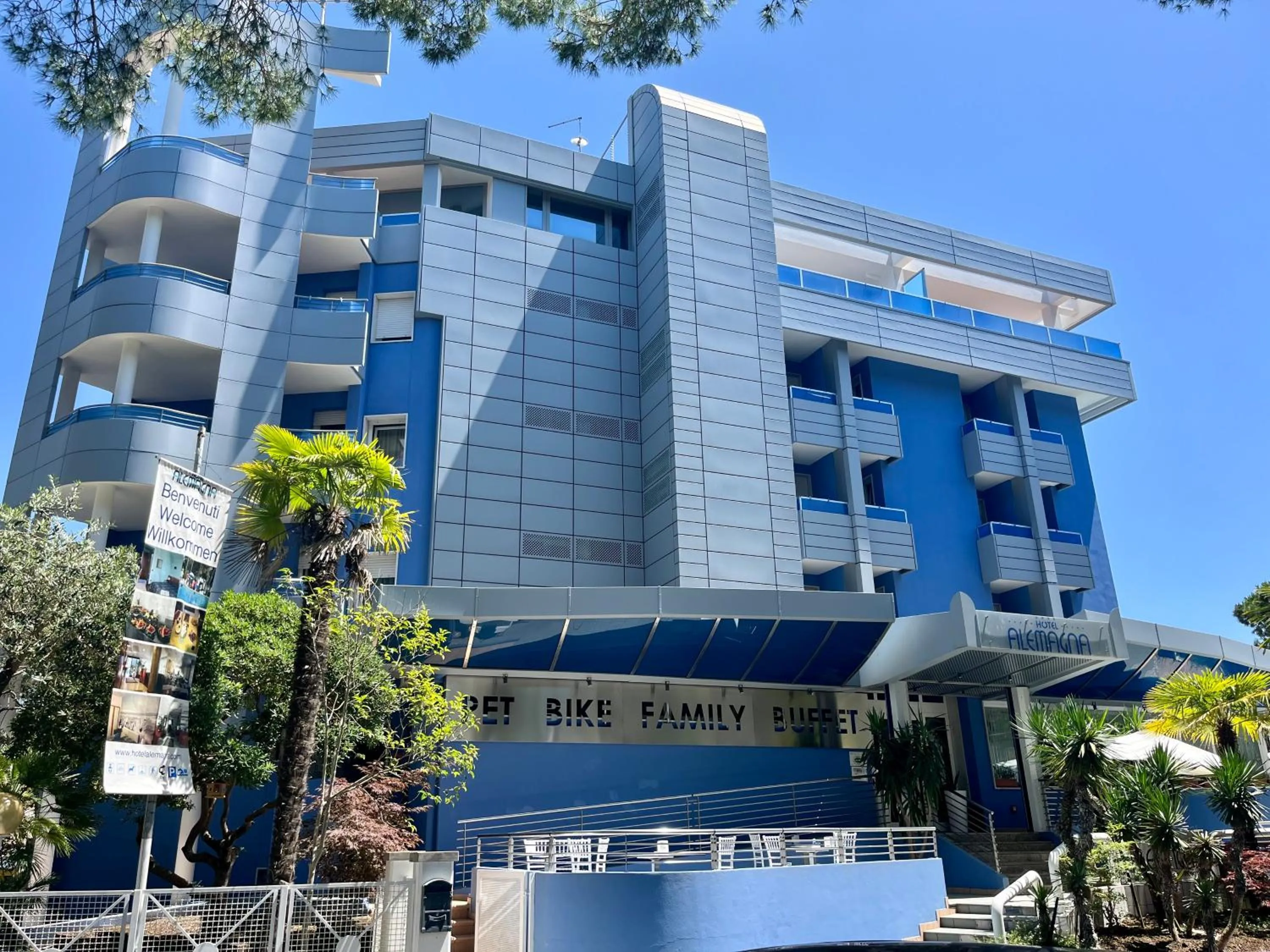 Property building in Hotel Alemagna Bed&Breakfast Bibione Lido del Sole