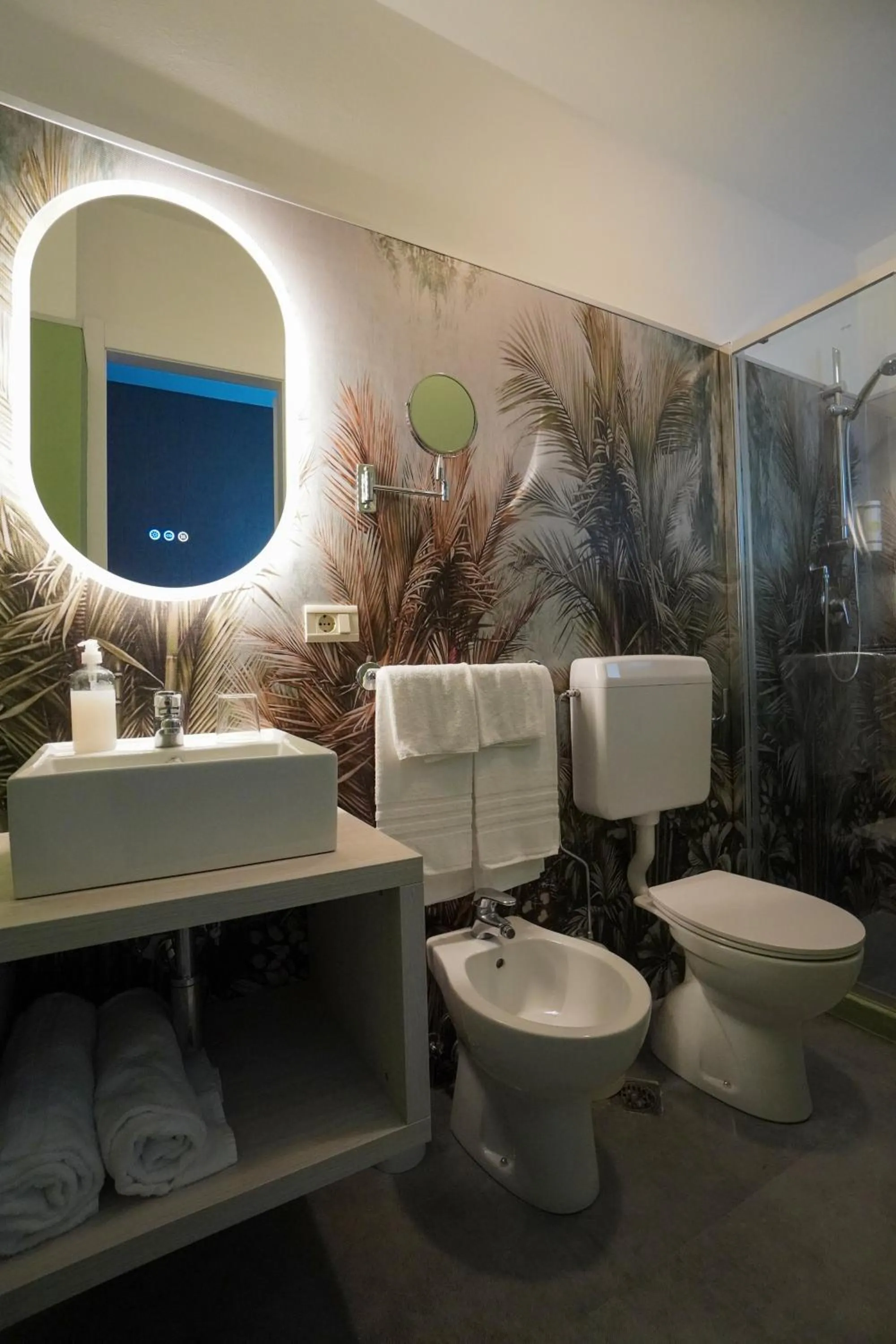 Toilet in Hotel Alemagna Bed&Breakfast Bibione Lido del Sole